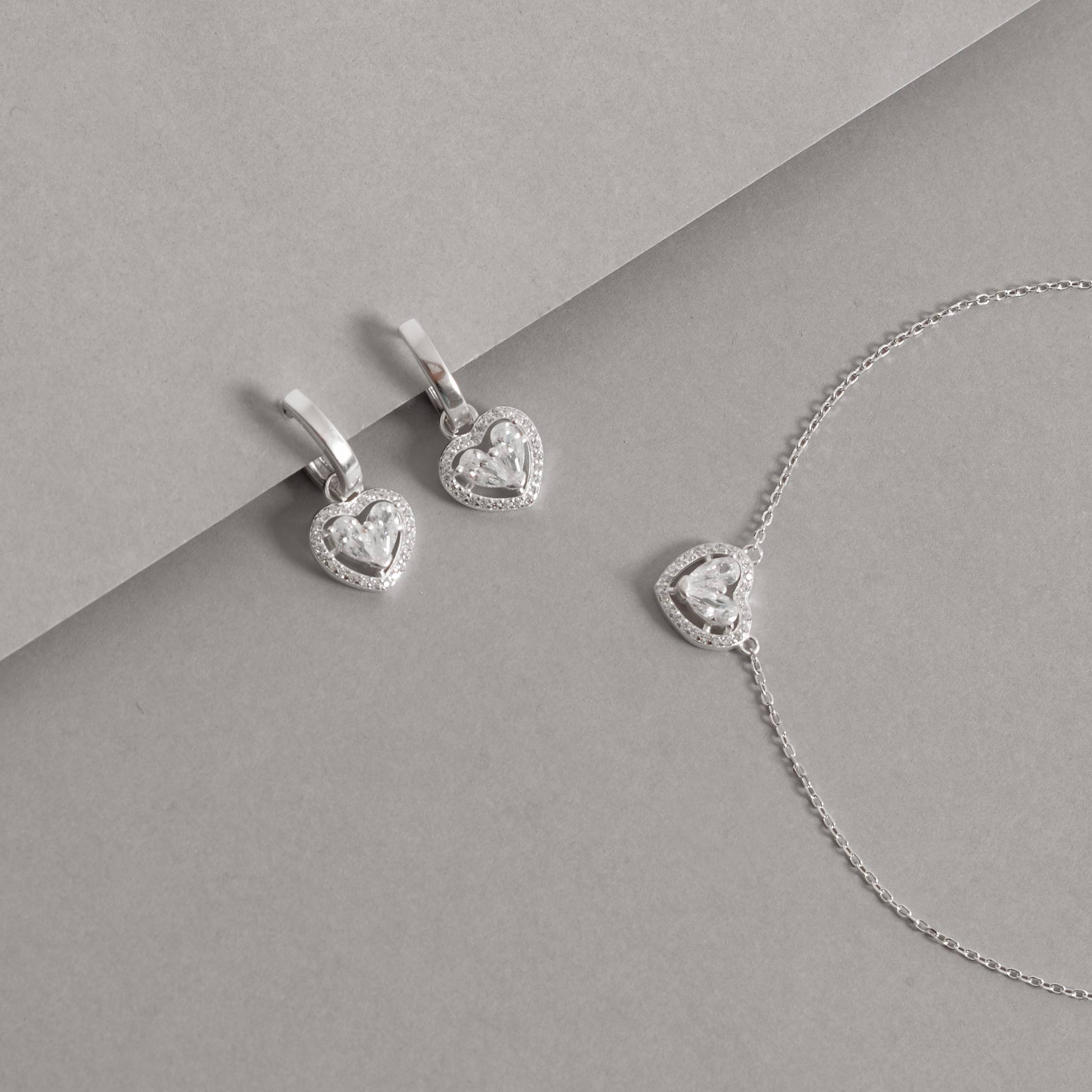 Imagem Conjunto argola click 11mm e colar entremeio coração vazado cravejado 11mm 40+5cm