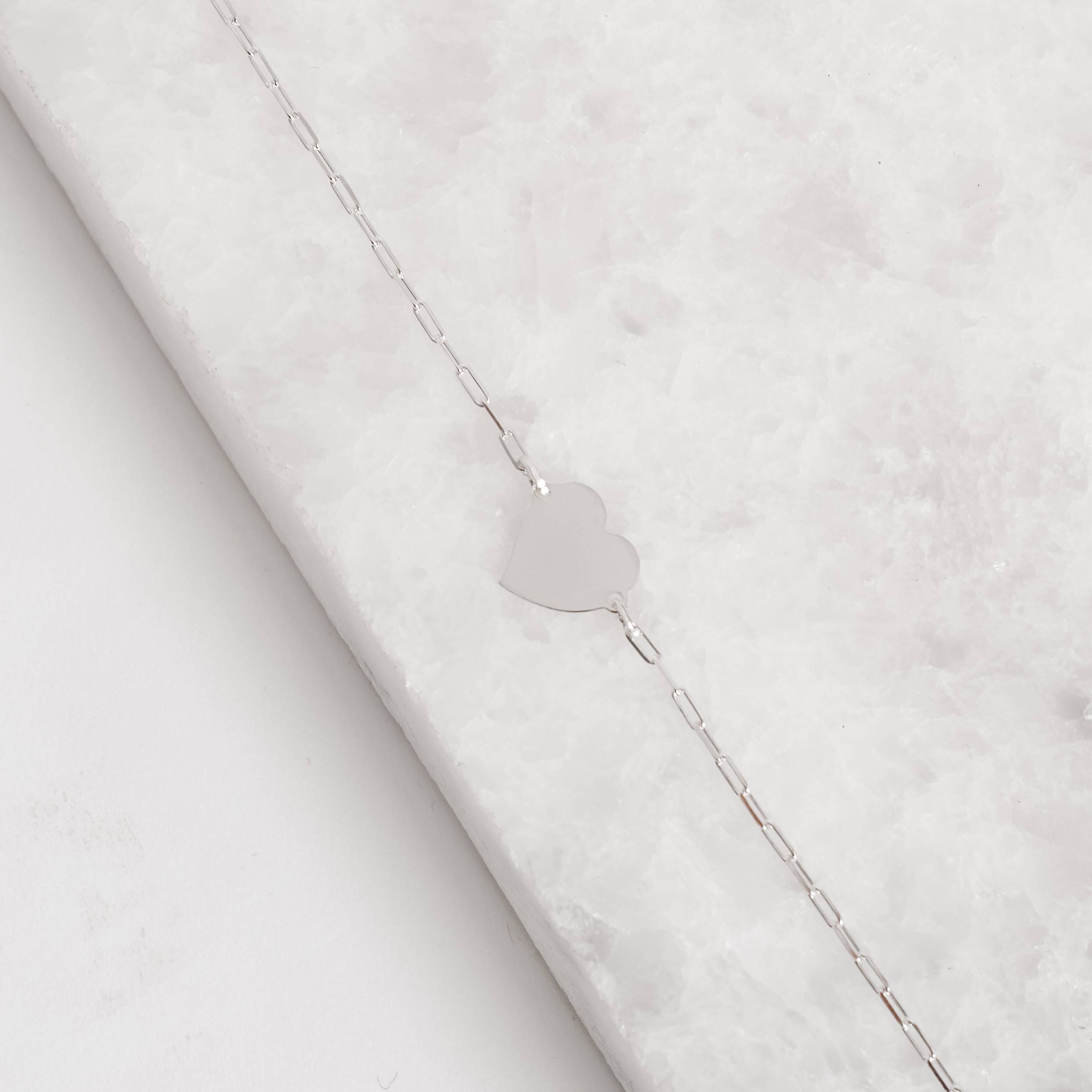 Imagem Secundária Pulseira entremeio coração 12mm corrente cartier