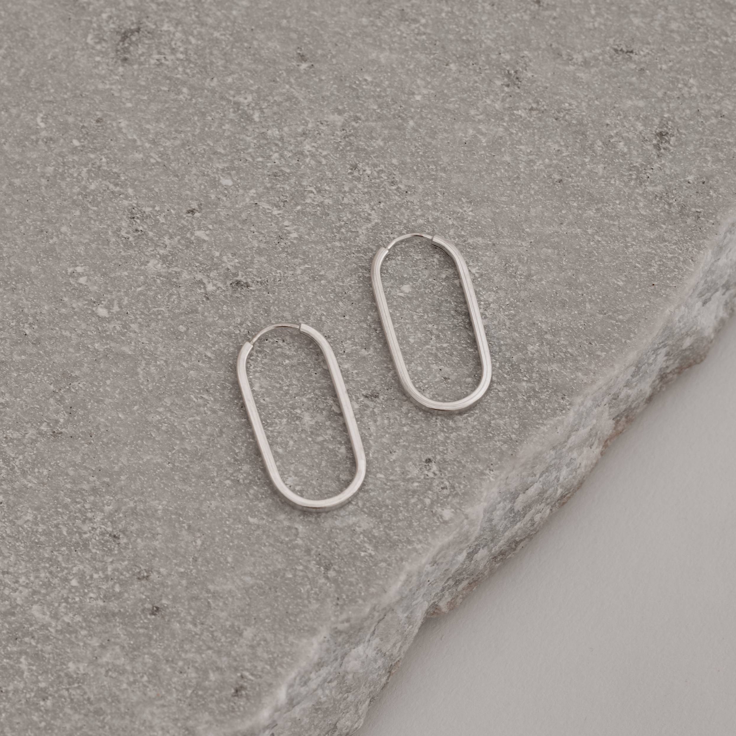 Argola oval 29mm fio quadrado