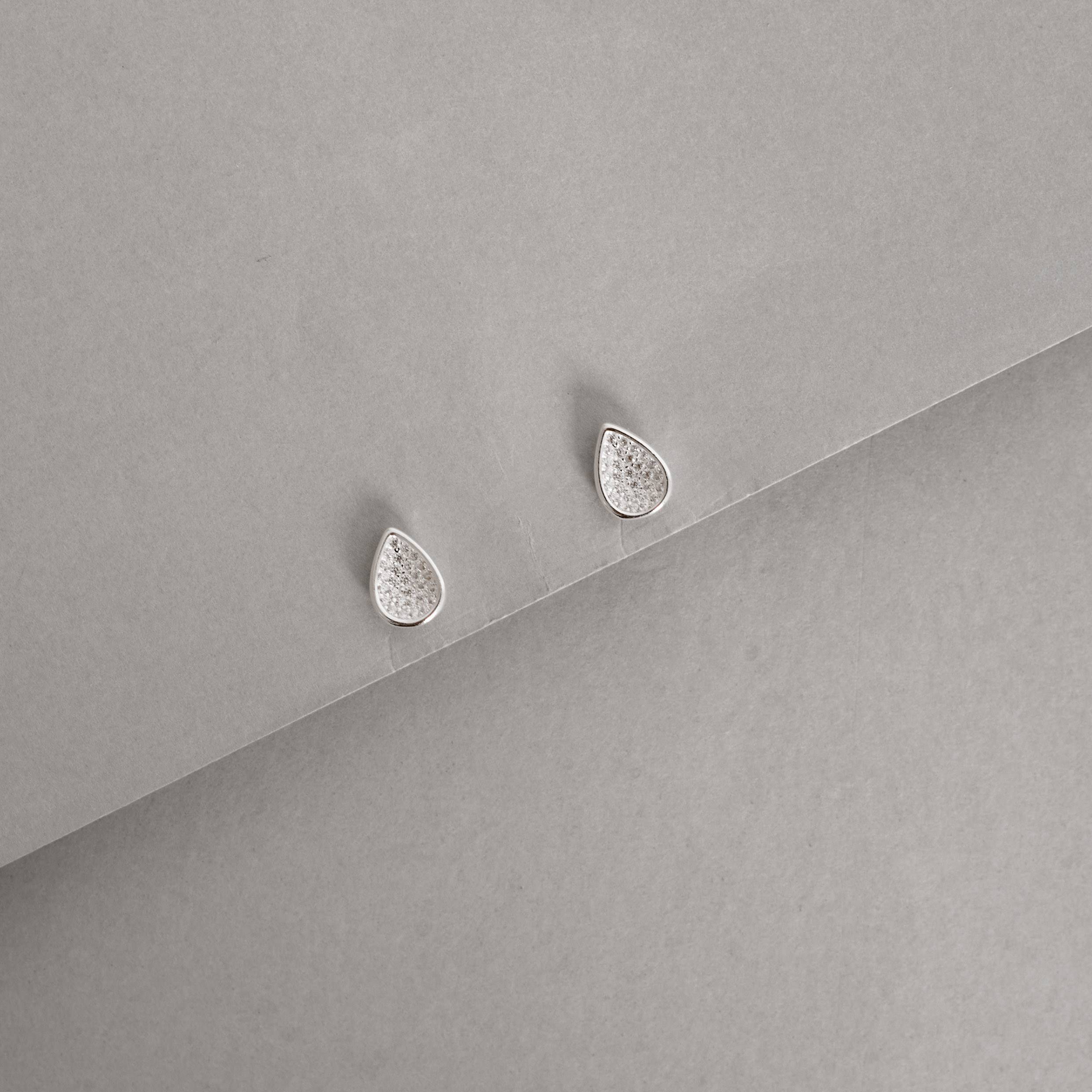 Imagem Secundária Conjunto brinco e colar gota cravejada 12mm corrente cadeado 40+5cm