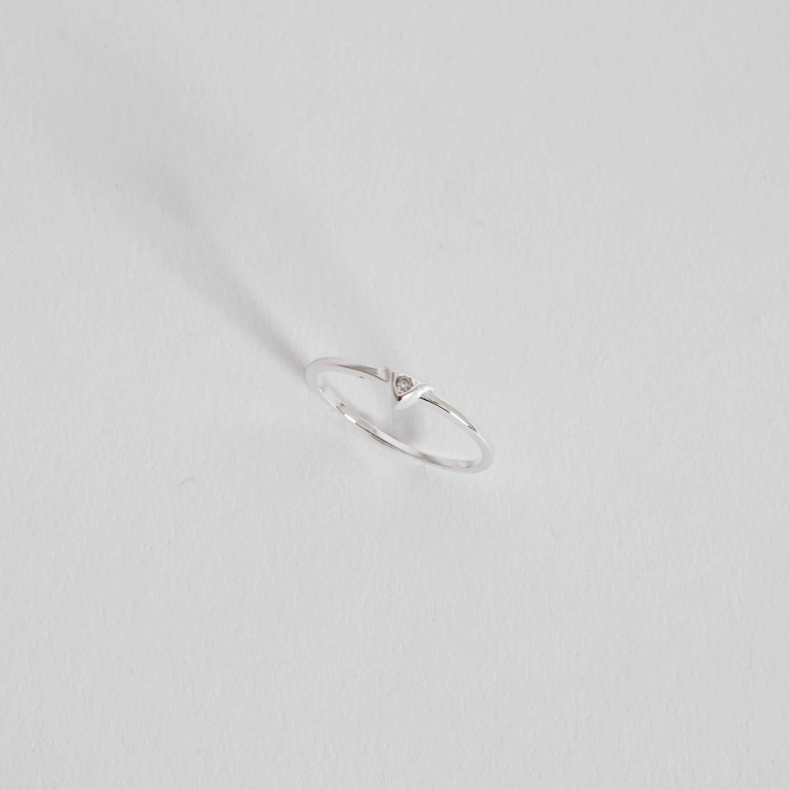 Imagem Anel triângulo com zircônia 