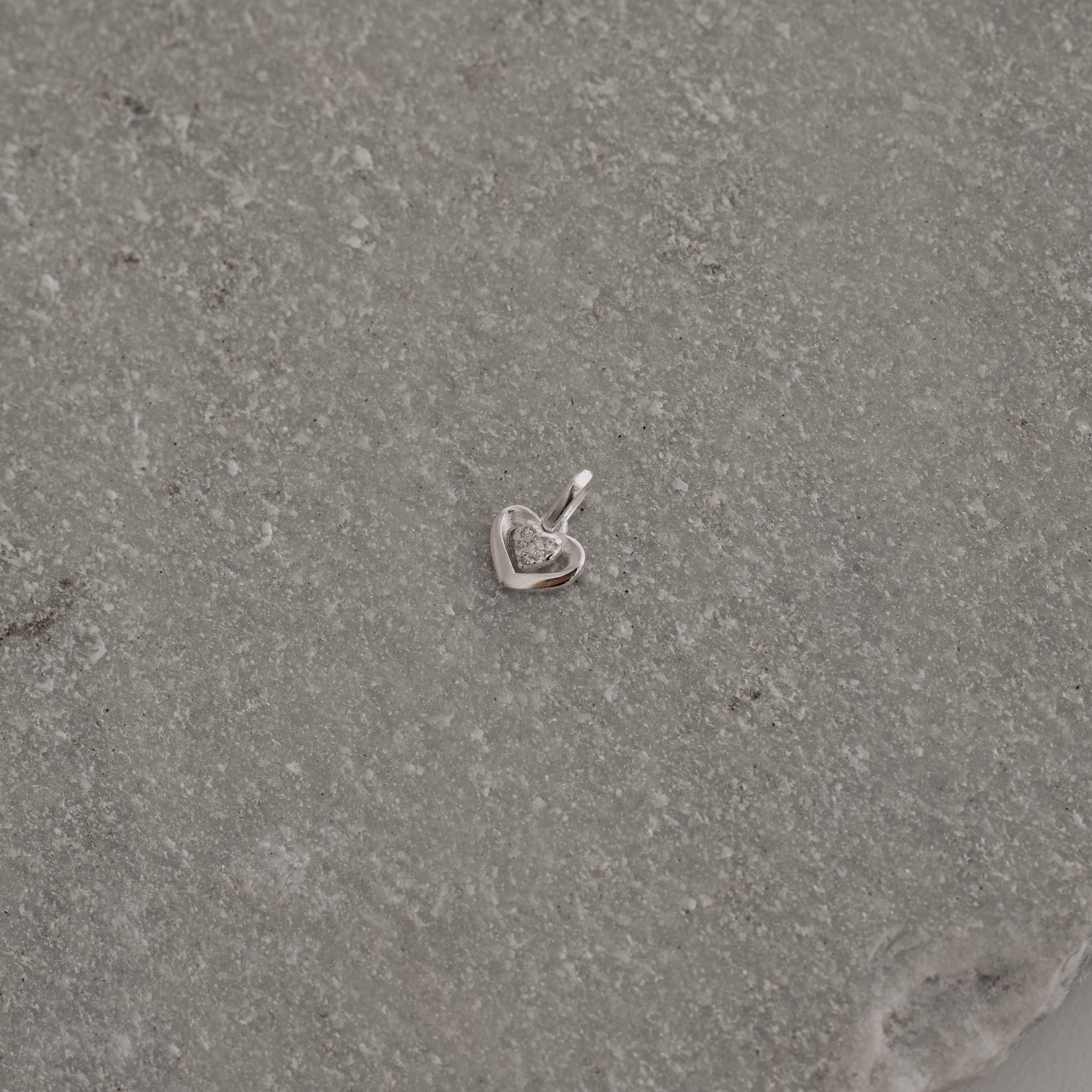 Imagem Secundária Pingente 2 corações com cravejado 8mm