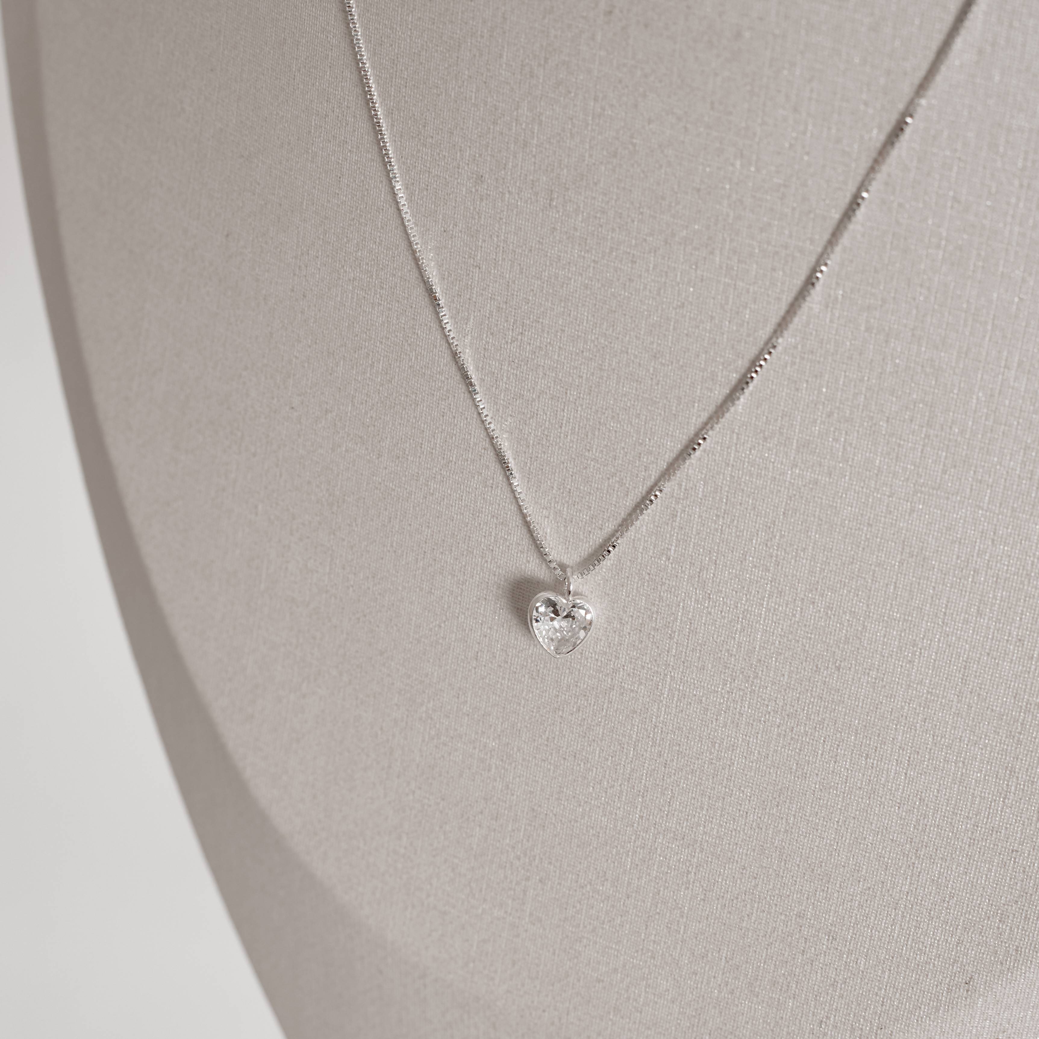 Imagem Secundária Colar zircônia coração 6mm 40cm