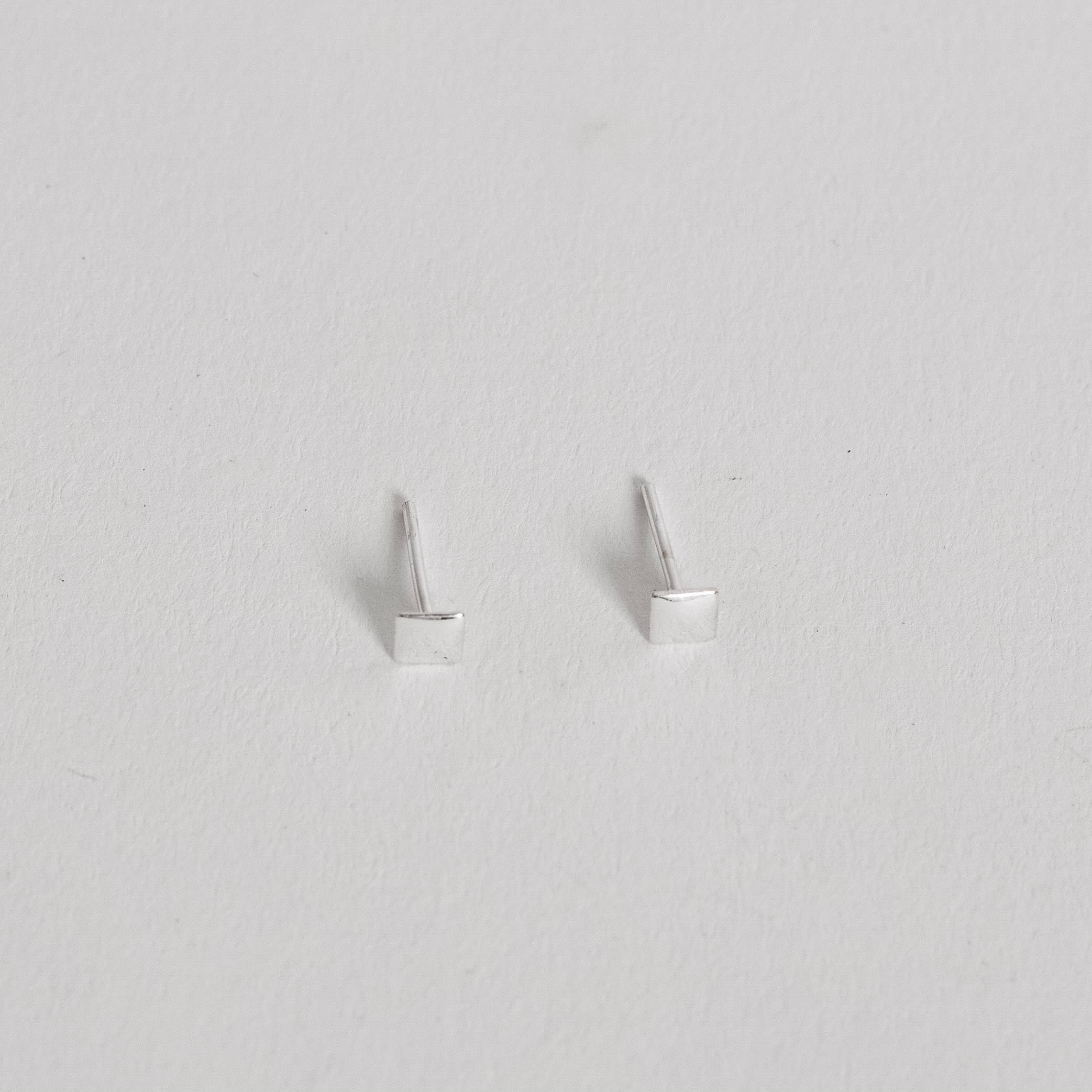 Imagem Secundária Brinco quadrado 3mm