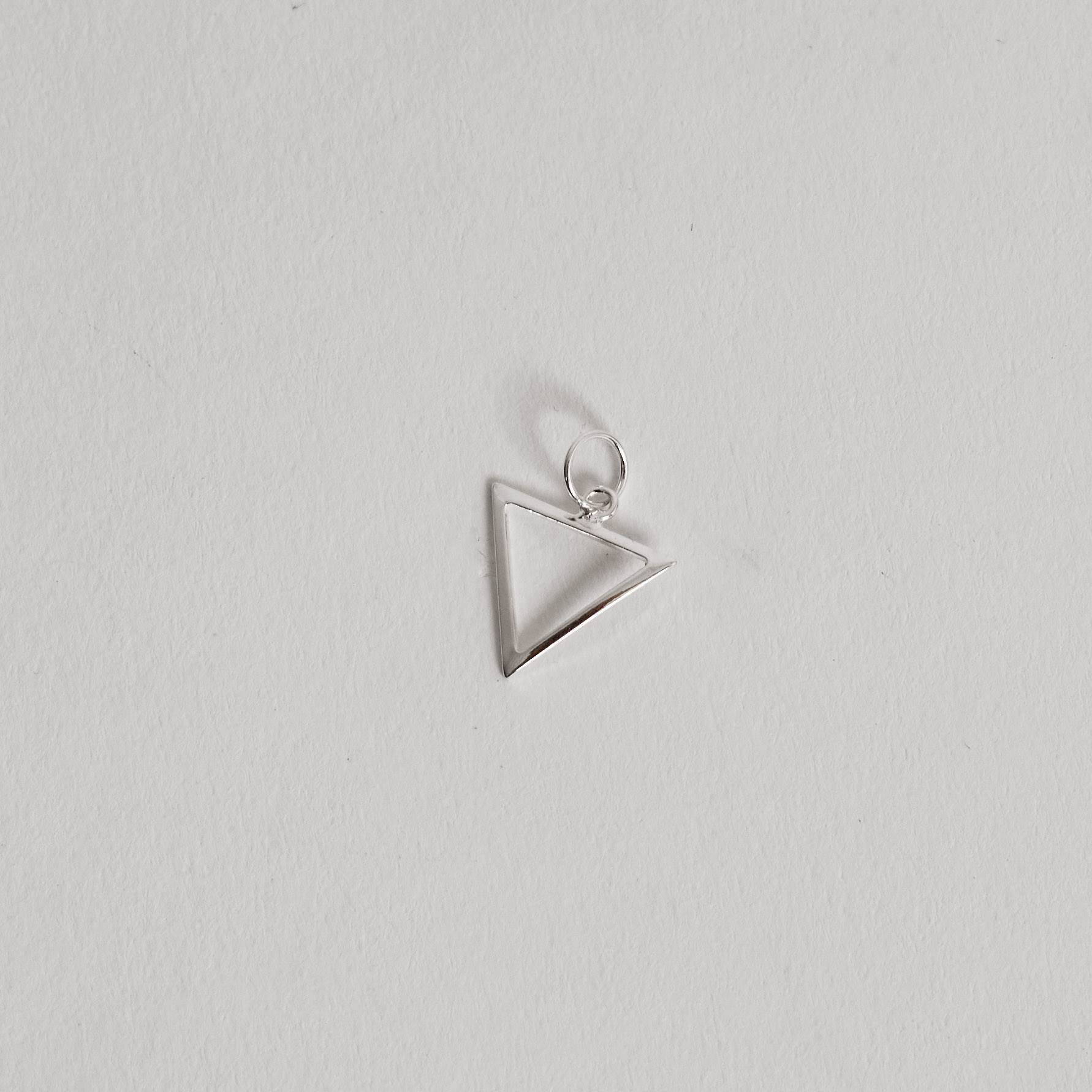 Imagem Pingente triângulo vazado 12mm