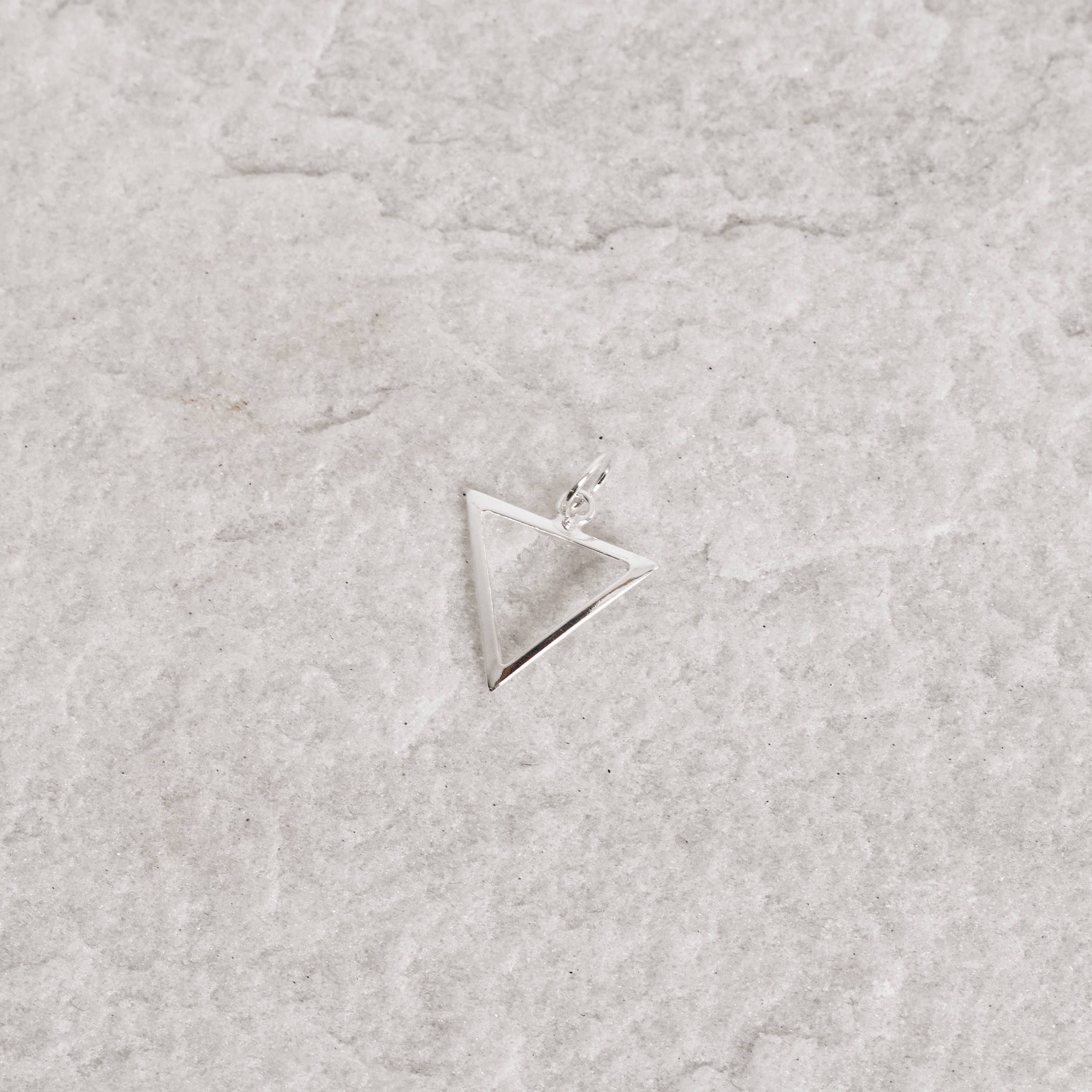 Imagem Secundária Pingente triângulo vazado 12mm