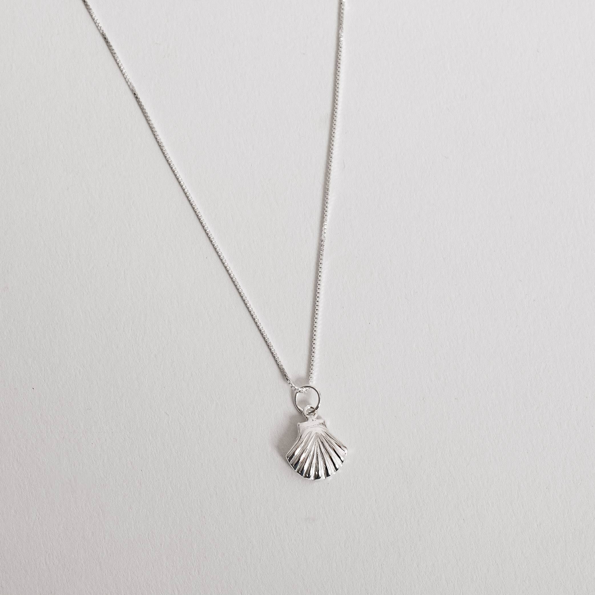 Colar pingente concha 11mm 40cm