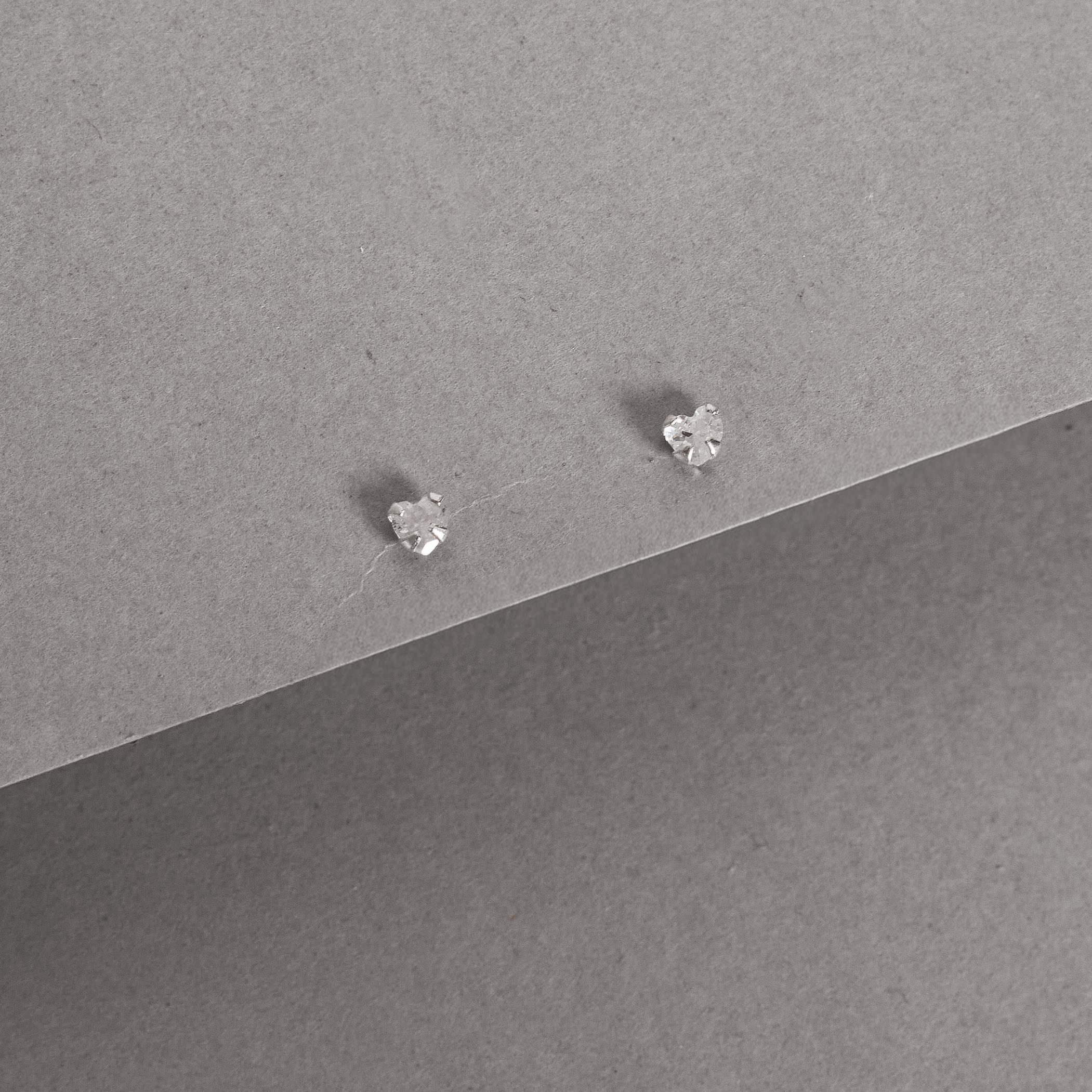 Imagem Brinco zircônia coração 3mm