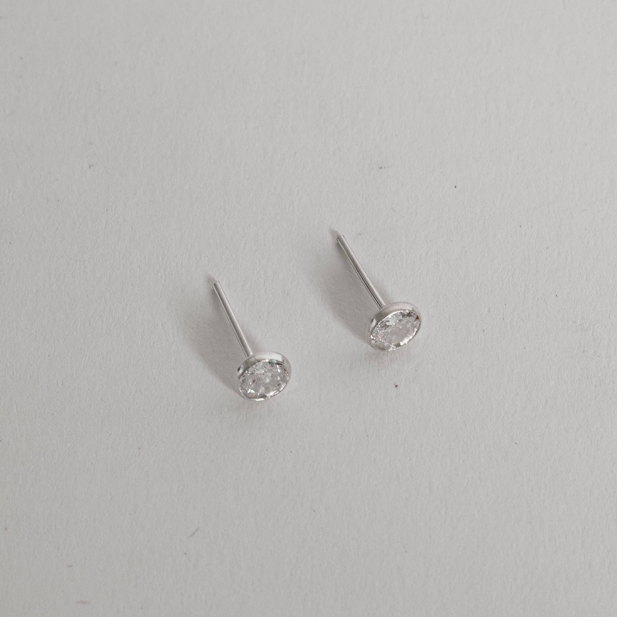 Imagem Secundária Brinco zircônia redonda cristal embutida 5mm