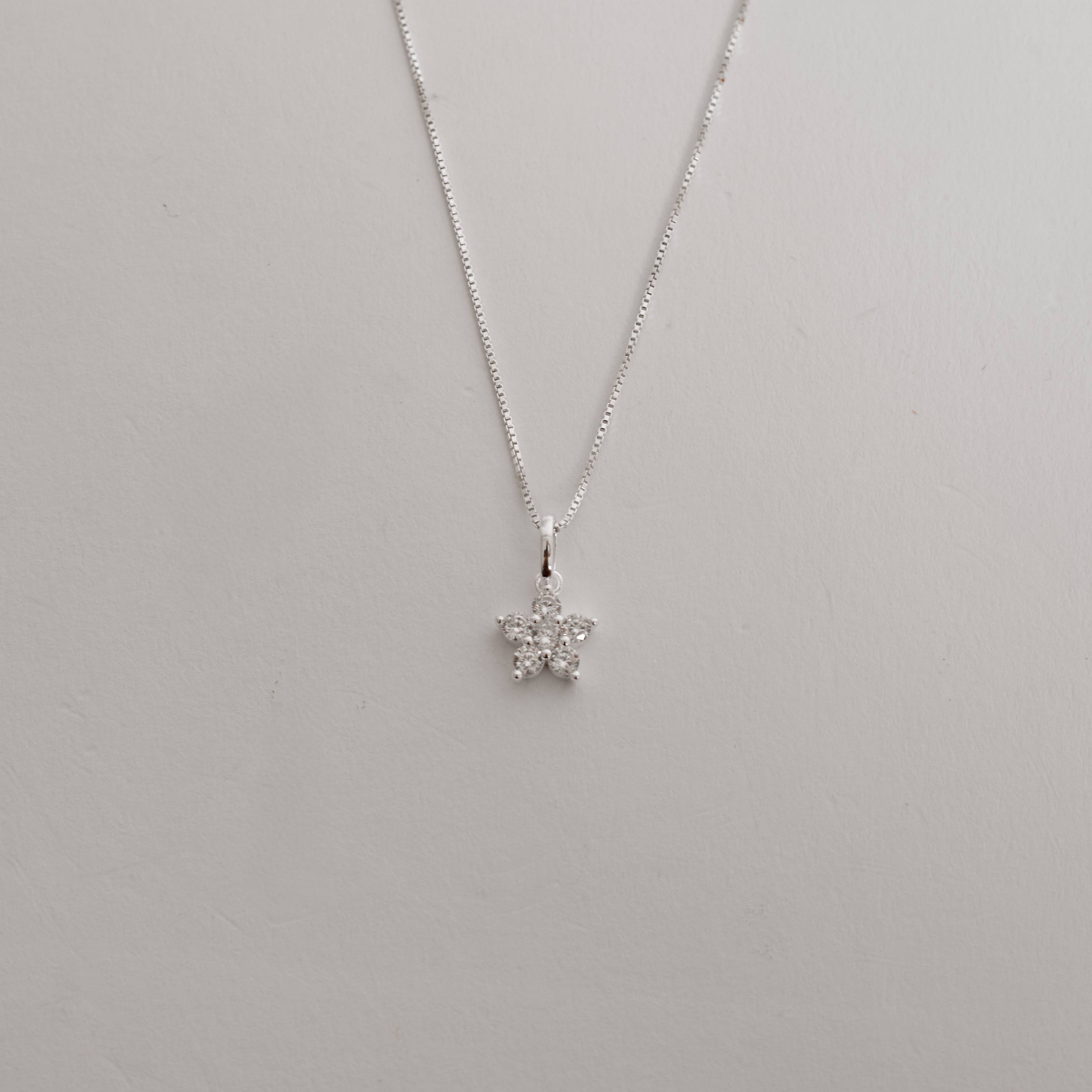 Imagem Secundária Colar pingente flor com zircônias 8mm 40cm