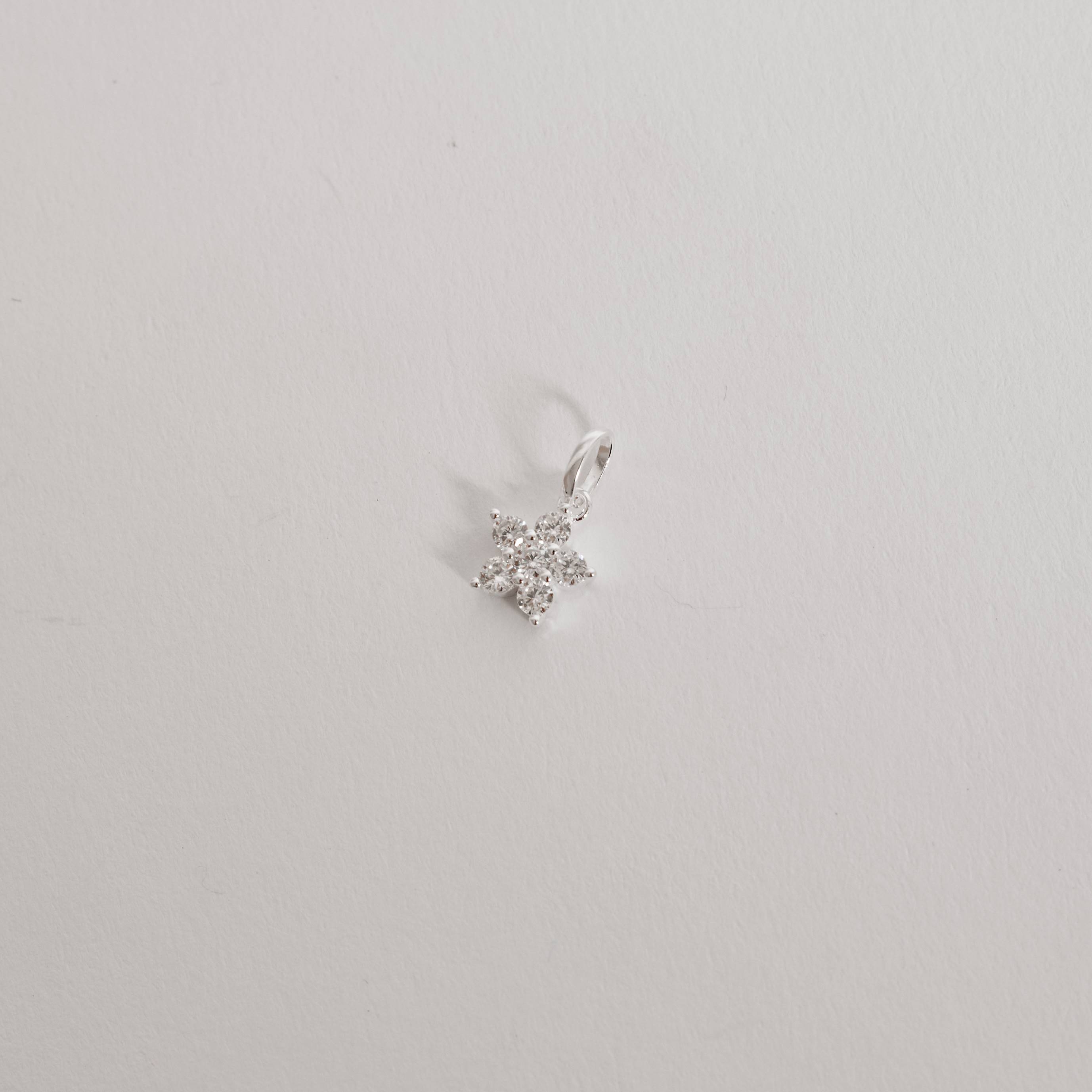 Imagem Pingente flor com zircônias 8mm