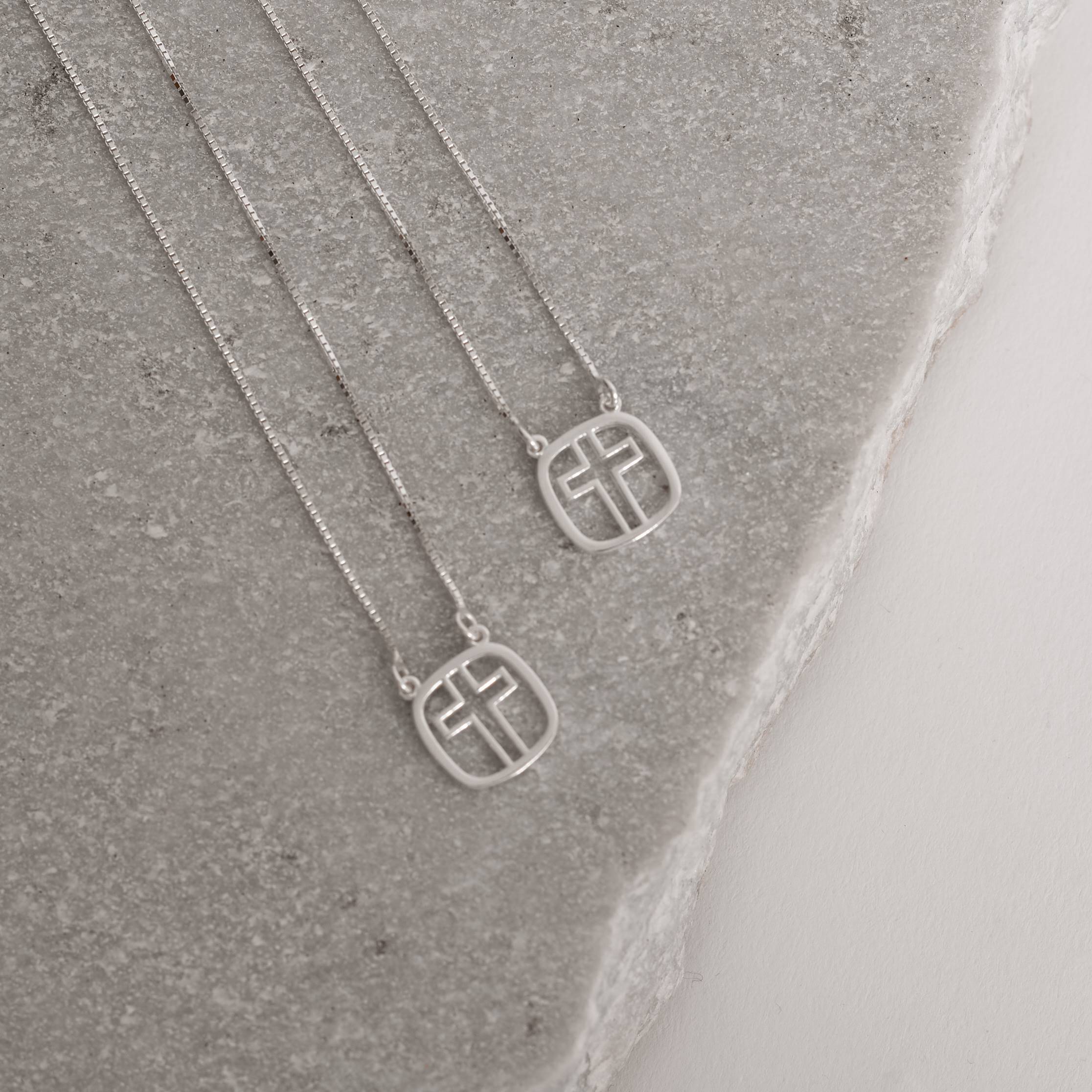 Imagem Escapulário medalhas cruz vazadas v15 60cm