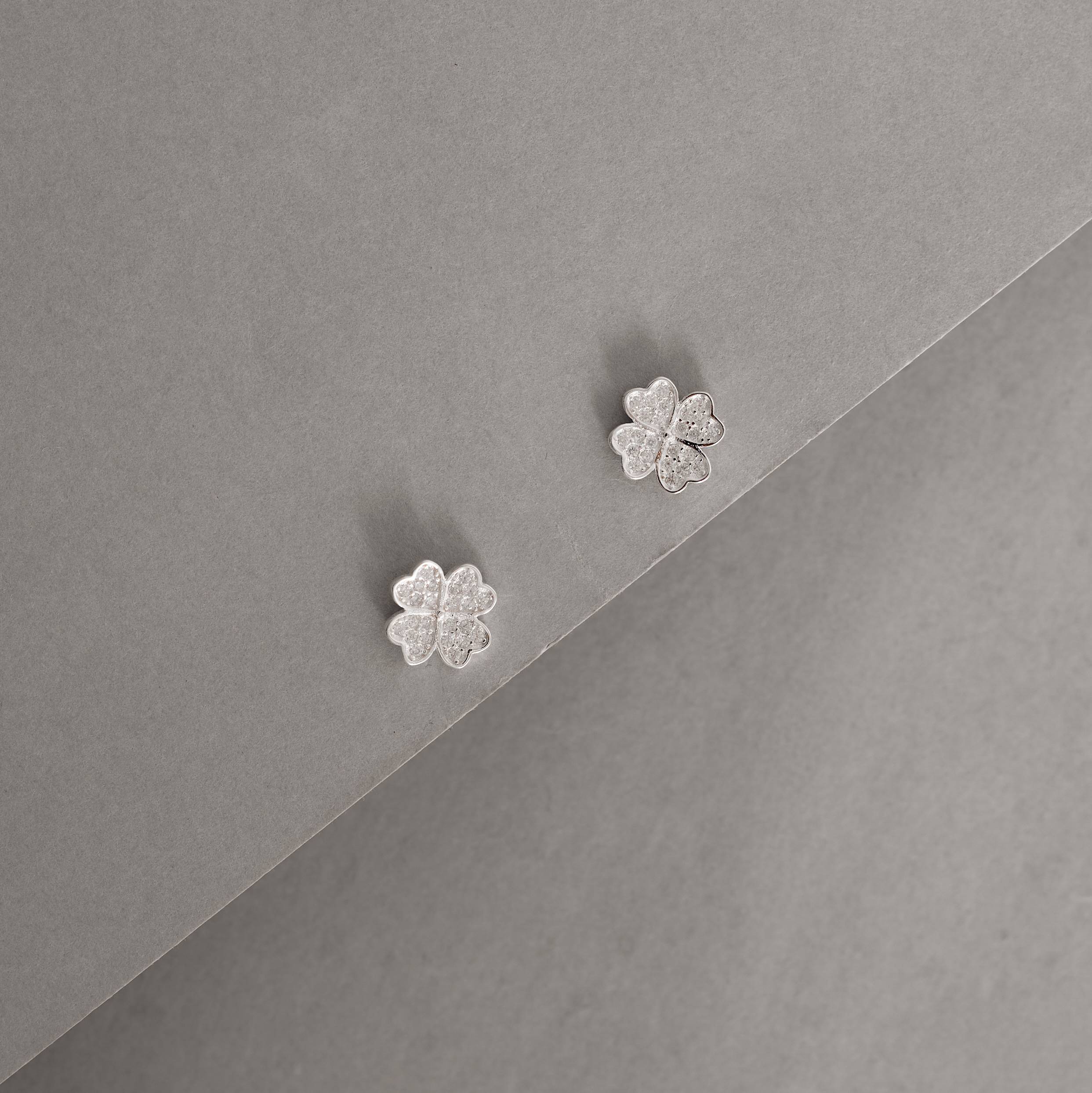 Imagem Secundária Conjunto brinco e colar trevo cravejado 11mm corrente cadeadinho 45cm