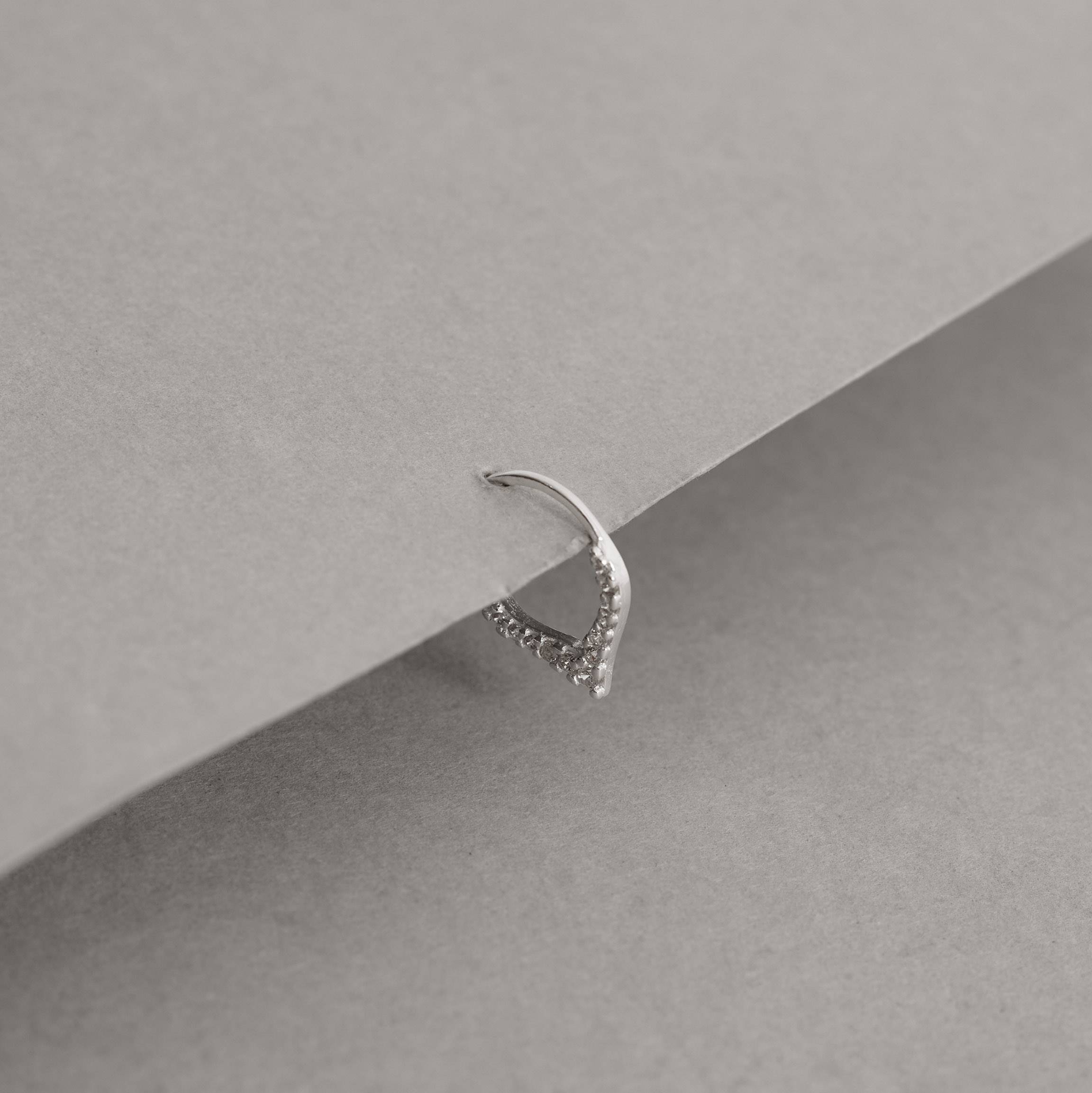 Imagem Secundária Piercing argola V cravejado 10mm