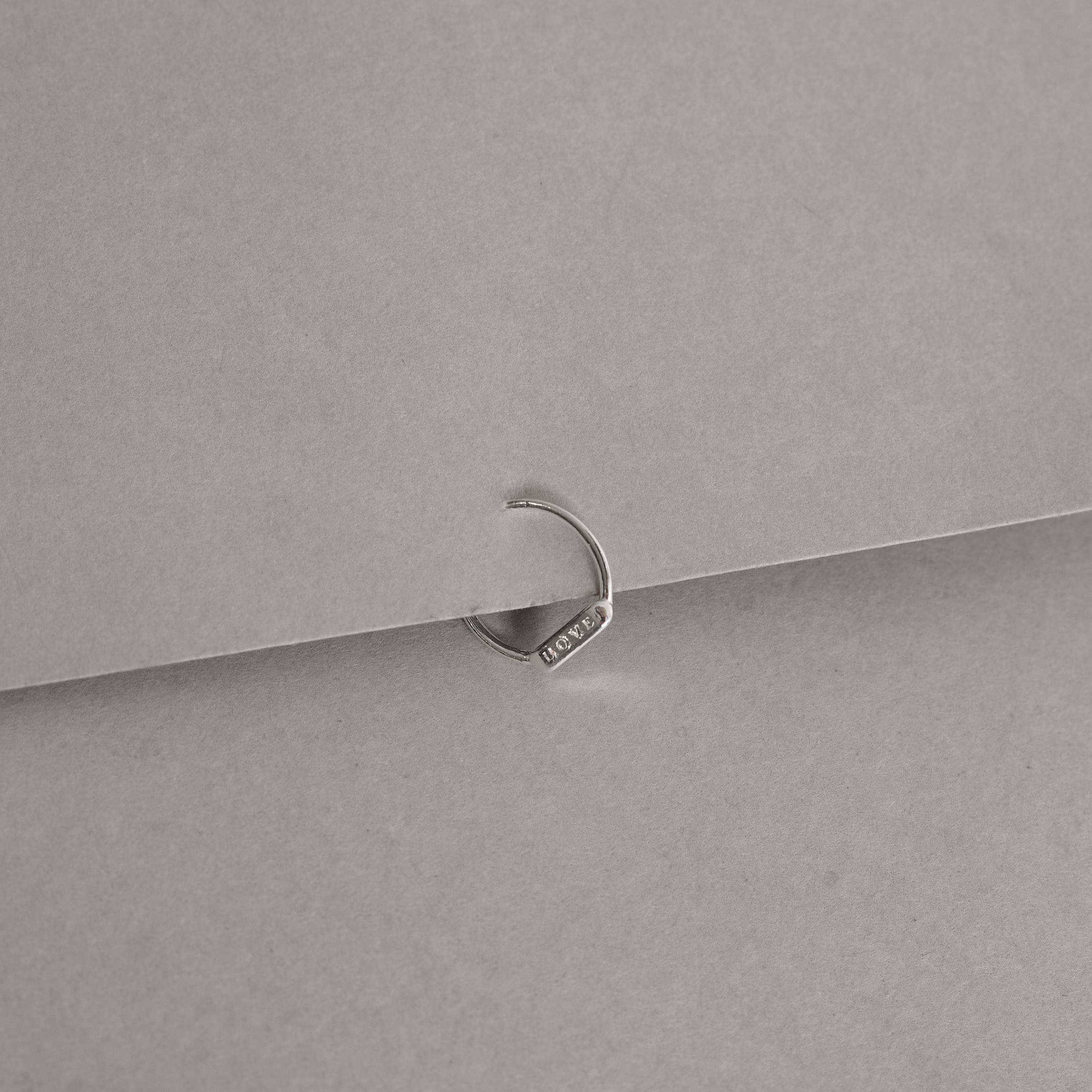 Imagem Secundária Piercing argola placa love 11mm