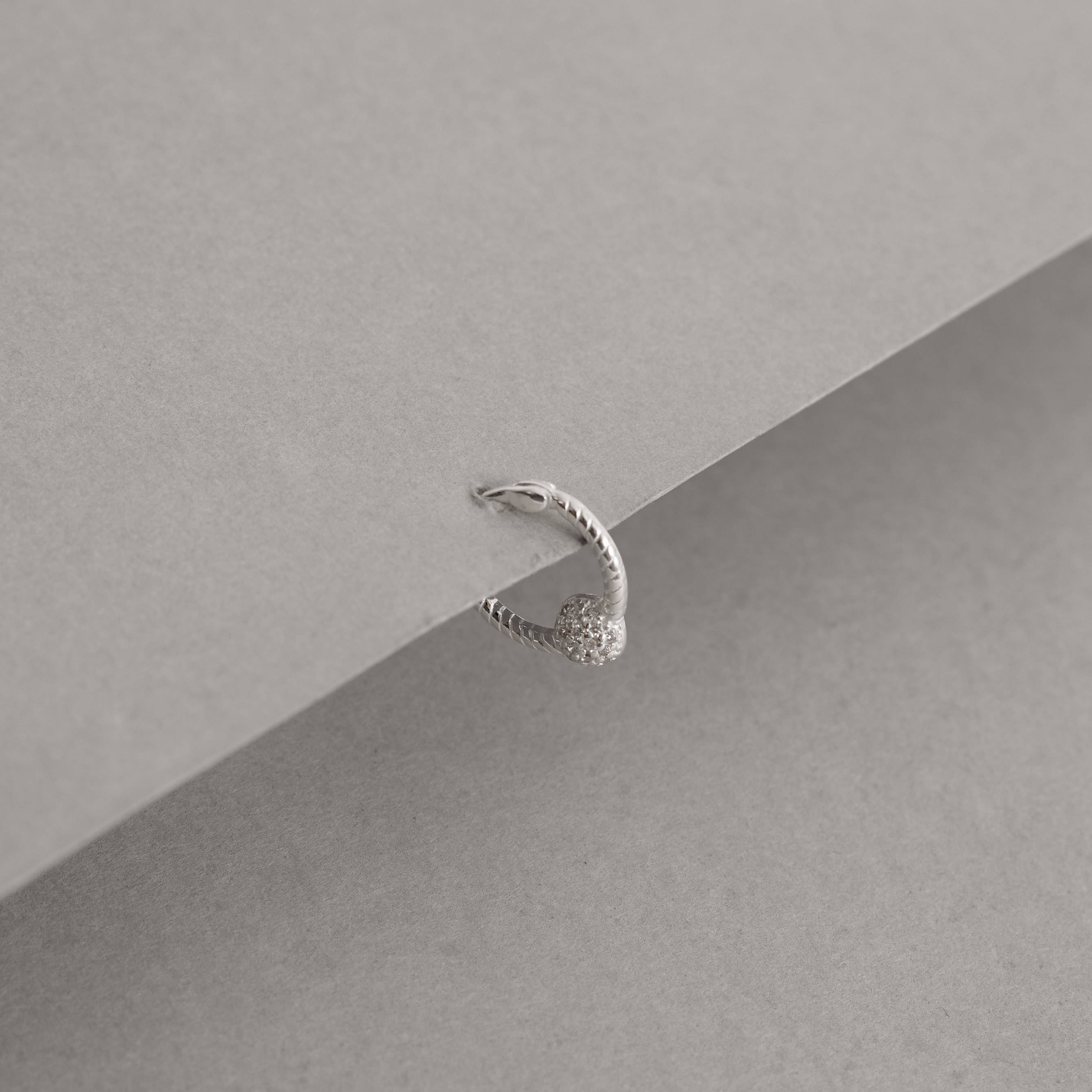 Imagem Secundária Piercing argola torcida trava com bola cravejada 13mm orelha esquerda