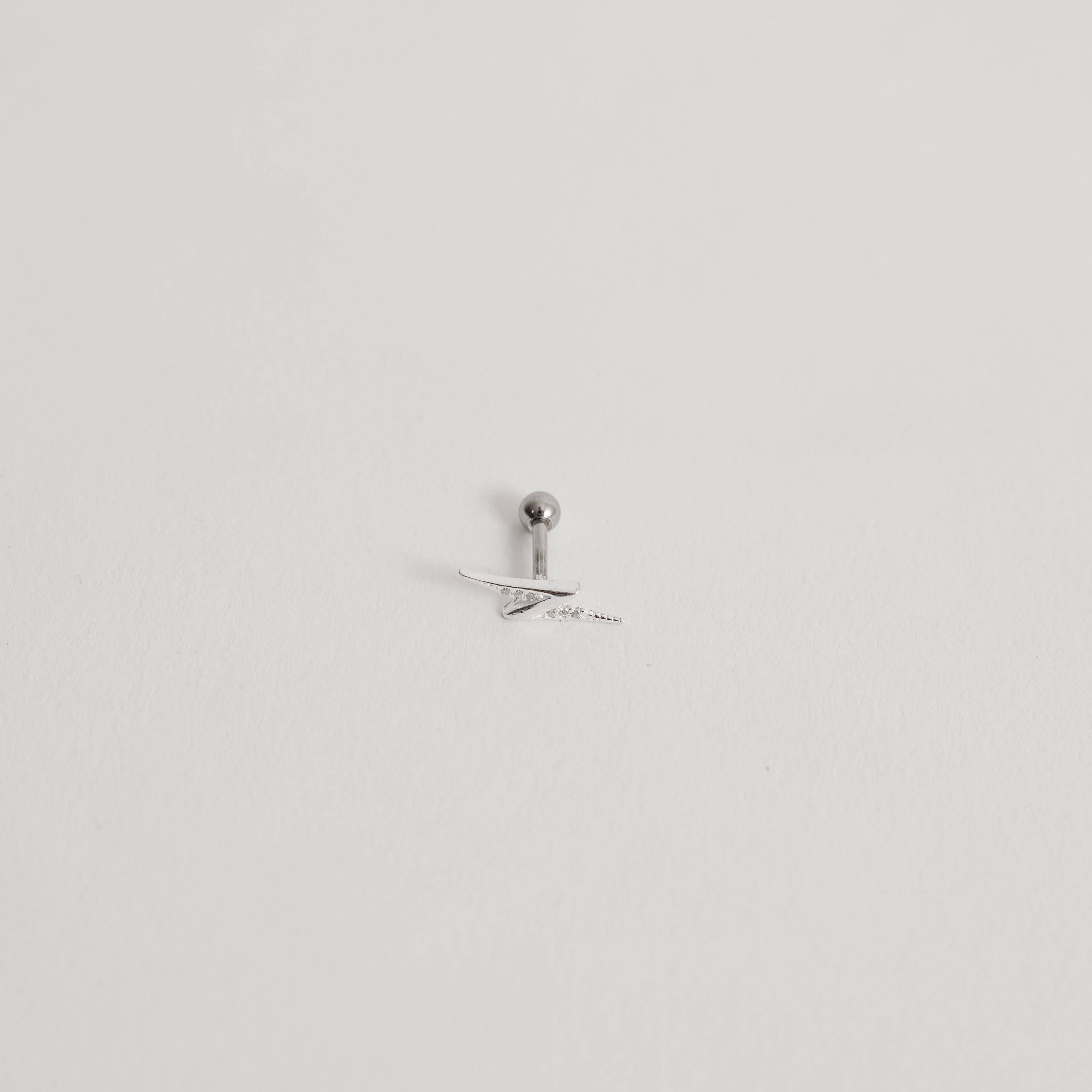 Imagem Secundária Piercing haste raio com zircônias 17mm orelha direita