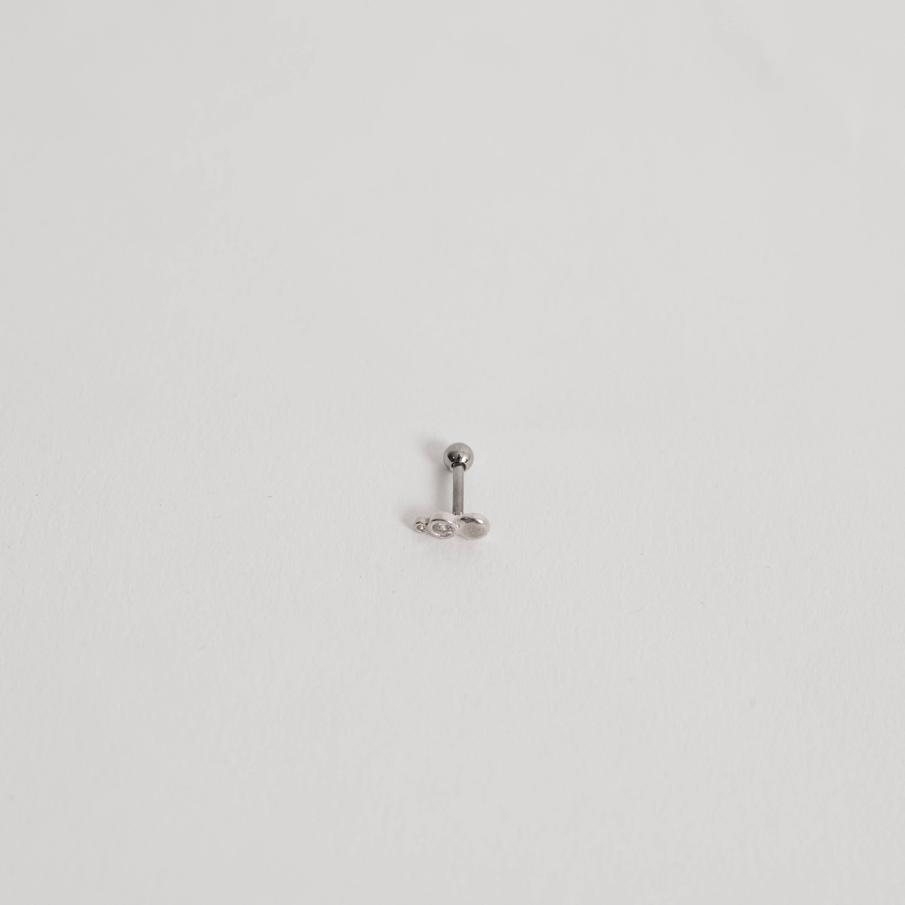 Imagem Secundária Piercing haste círculos com zircônias 7mm orelha esquerda