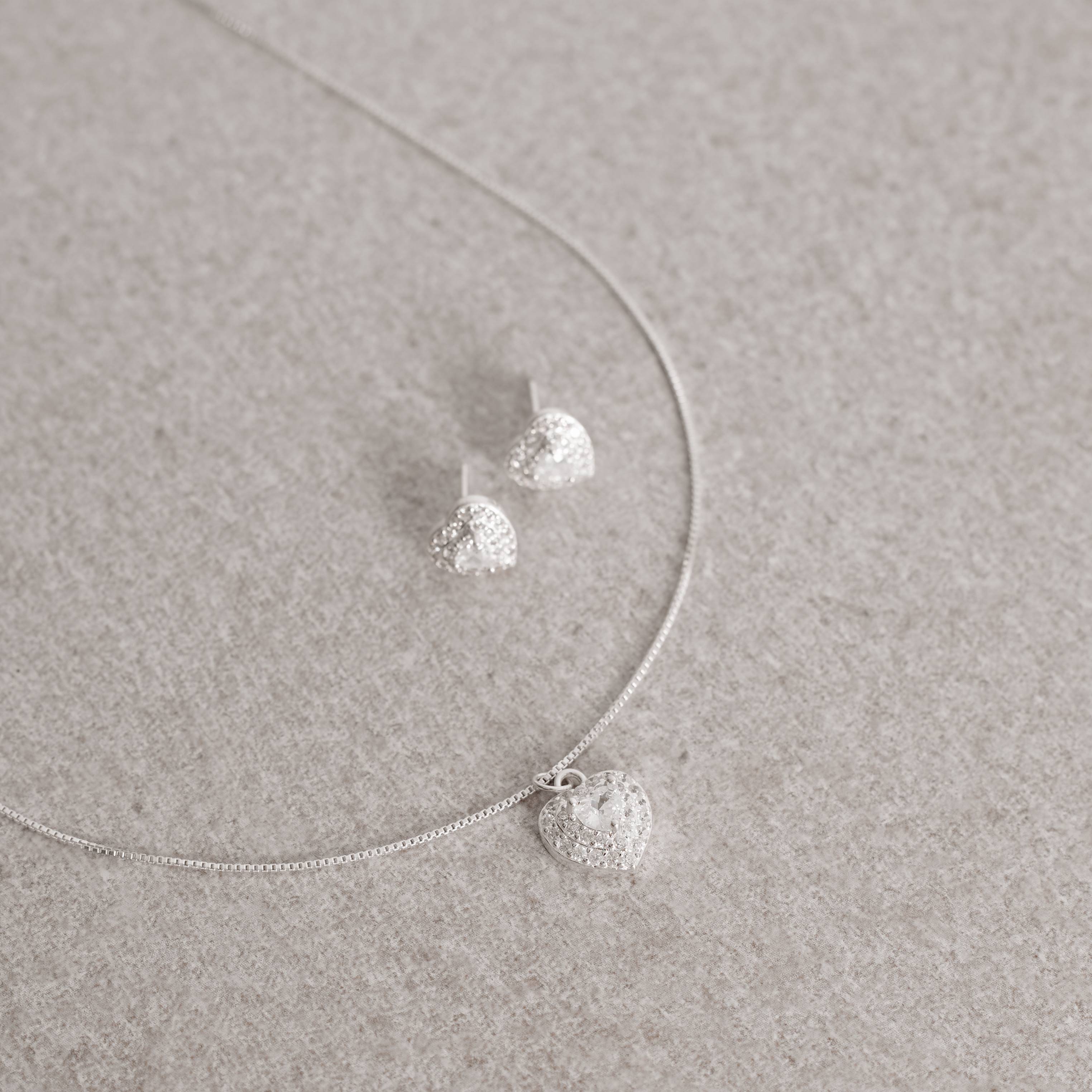 Imagem Conjunto brinco e colar zircônia coração cristal com duplo cravejado 10mm 45cm