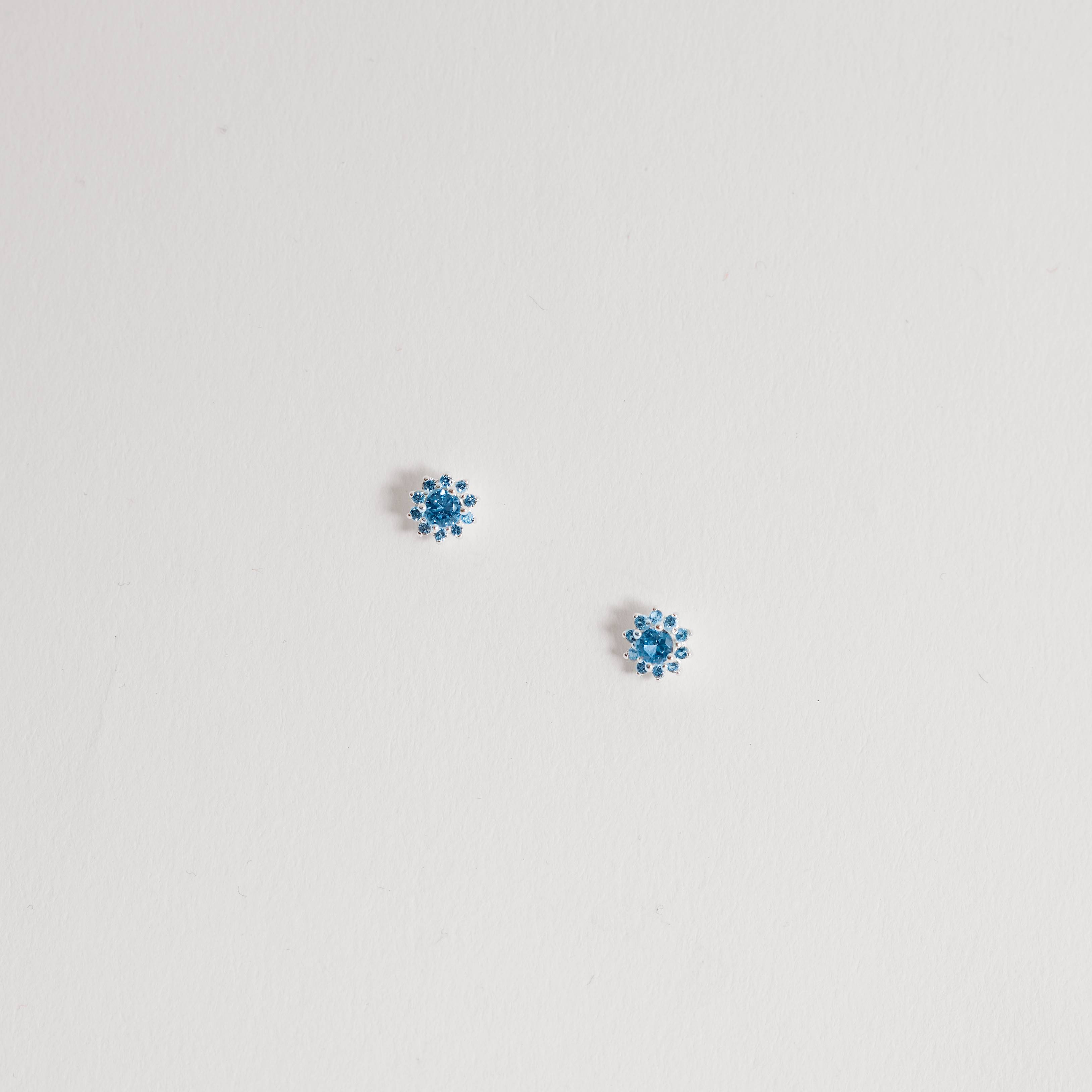 Imagem Secundária Conjunto brinco e colar flor cravejada azul 6mm 40cm