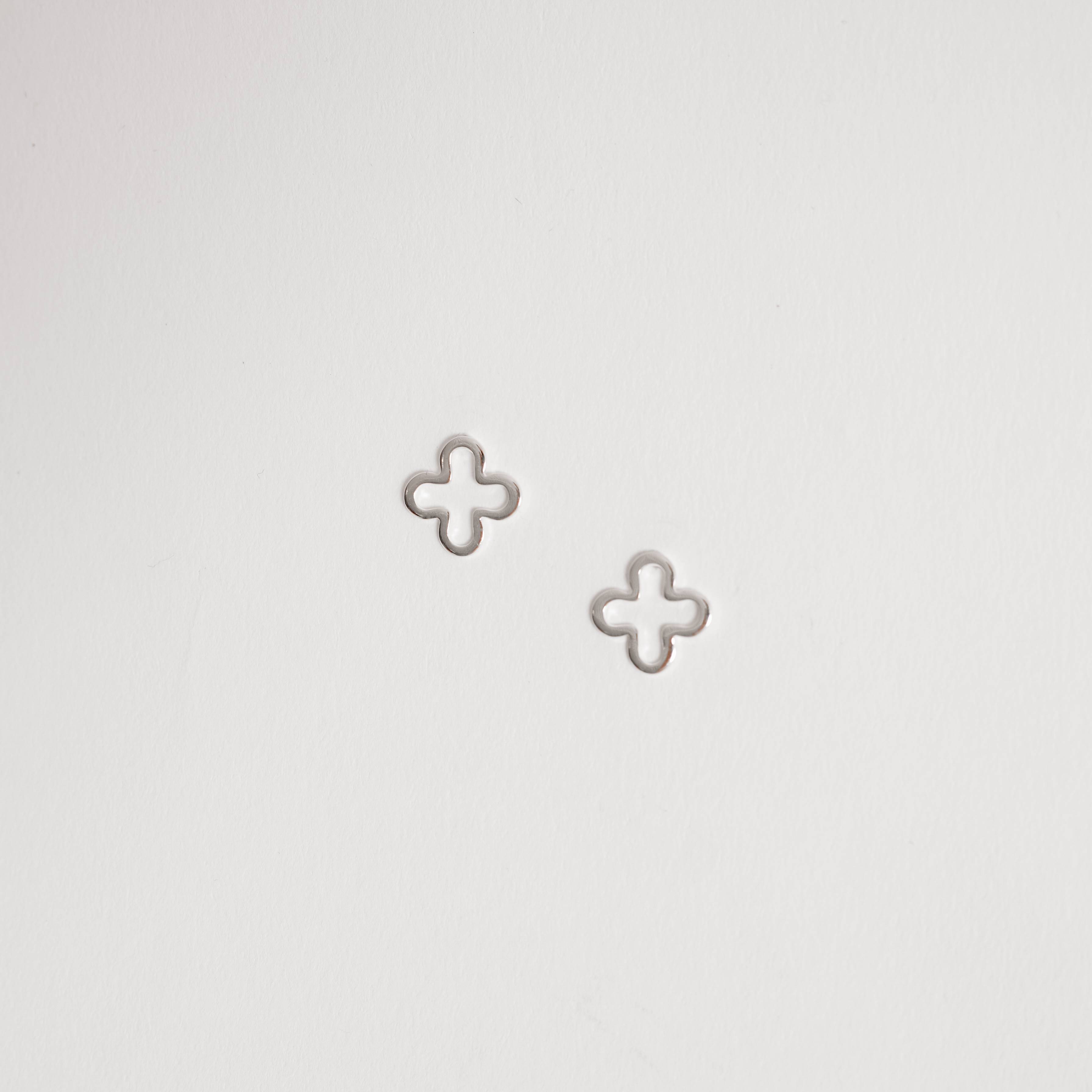 Imagem Secundária Brinco trevo vazado 11mm