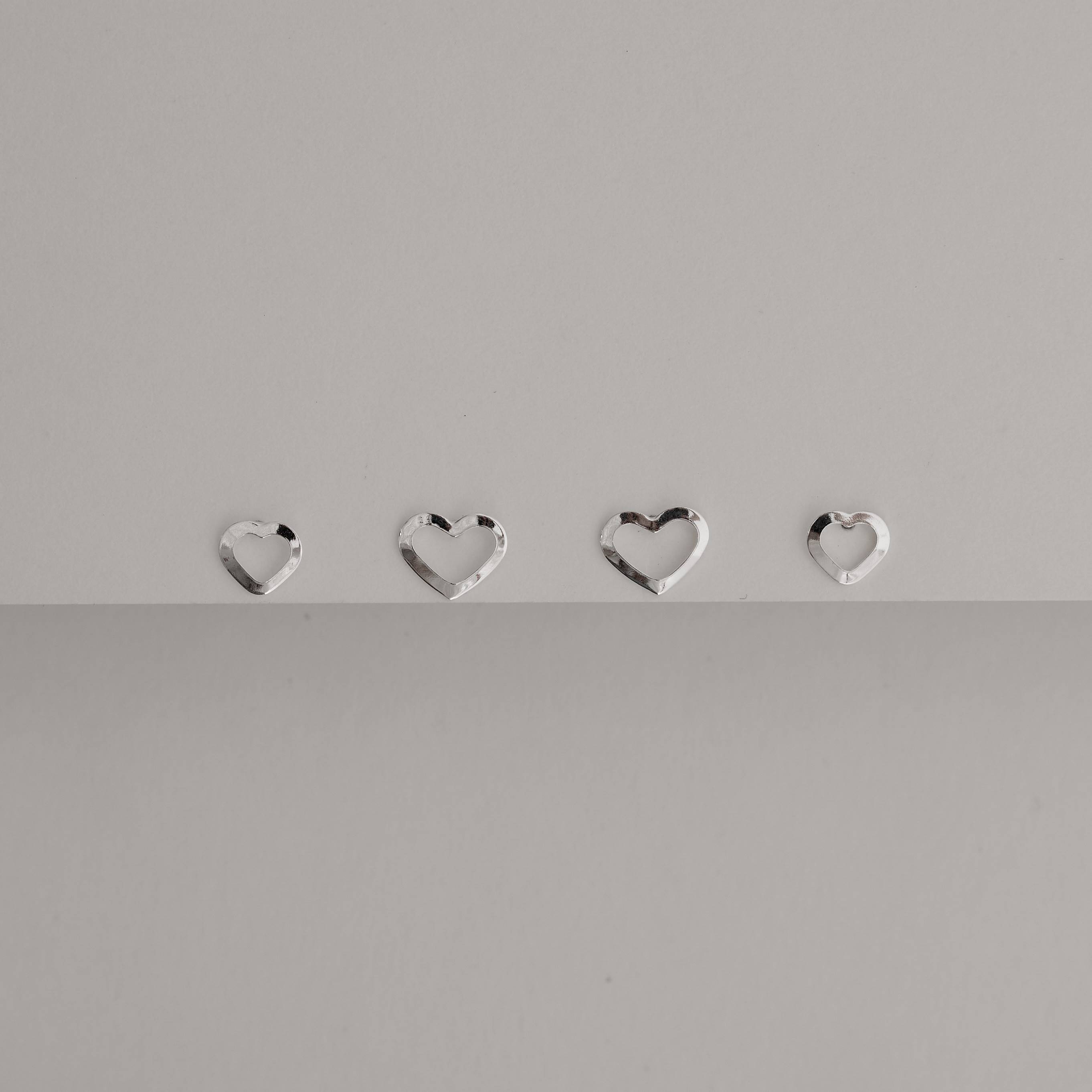 Imagem Secundária Dupla corações vazados 6 e 8mm