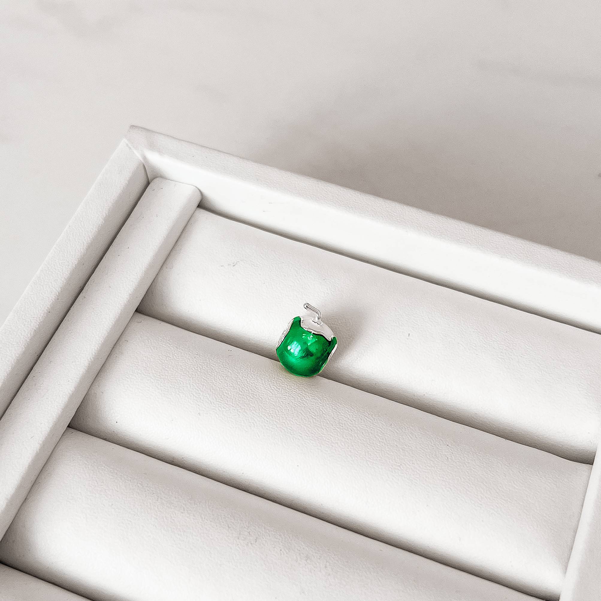 Imagem Secundária Berloque separador água de coco resina 12mm