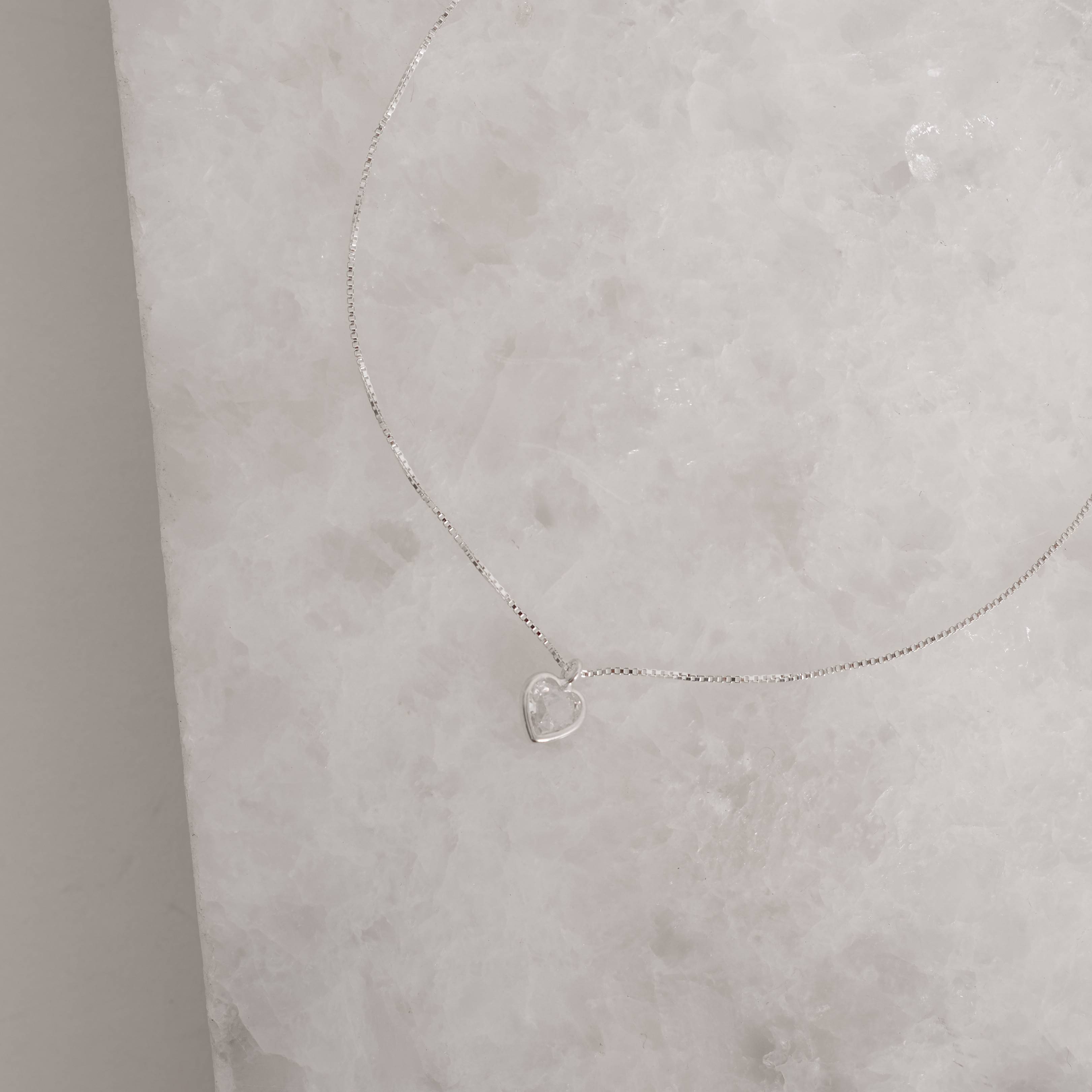 Imagem Colar zircônia coração cristal embutida 6mm 40cm