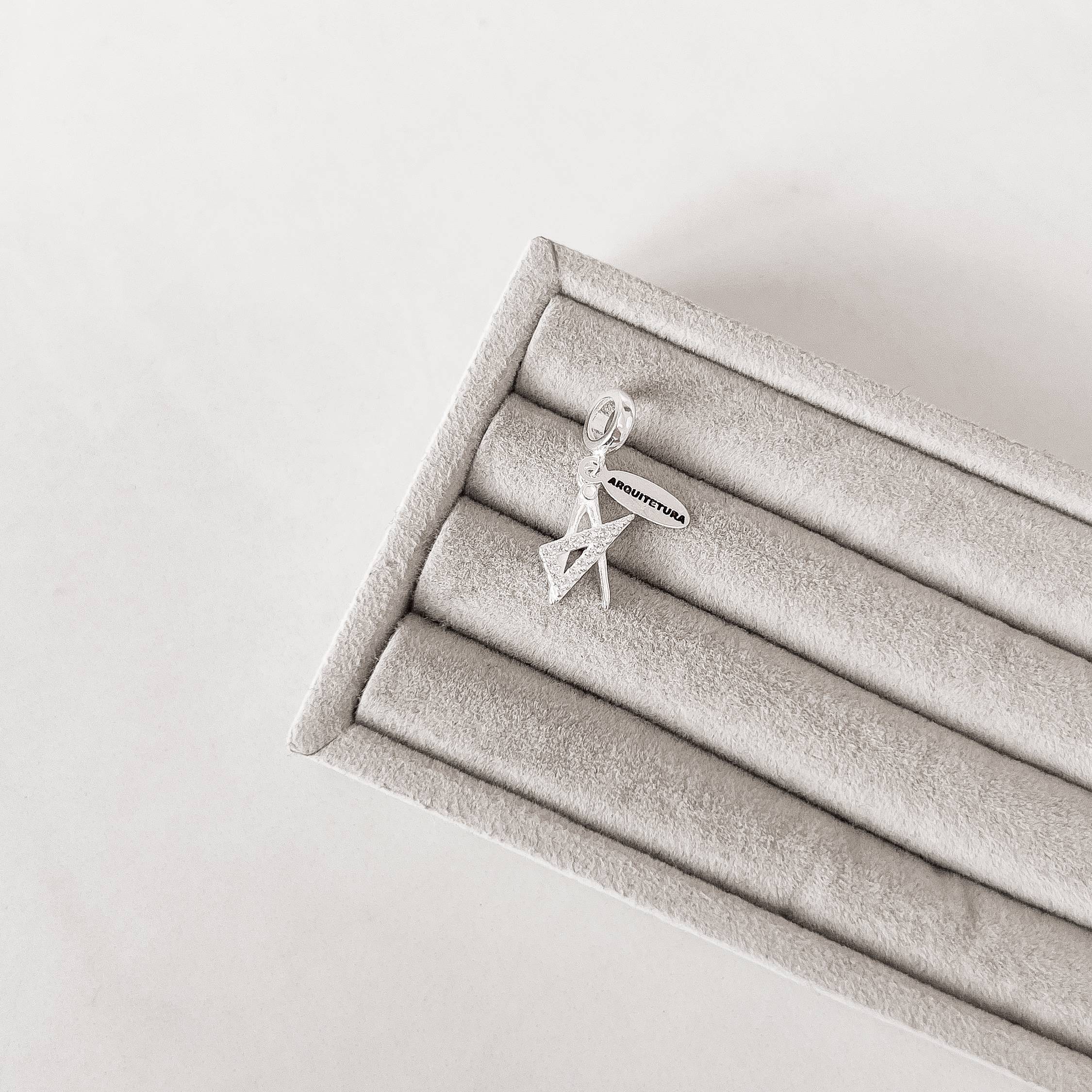 Imagem Secundária Berloque pingente placa Arquitetura com símbolo cravejado 12mm