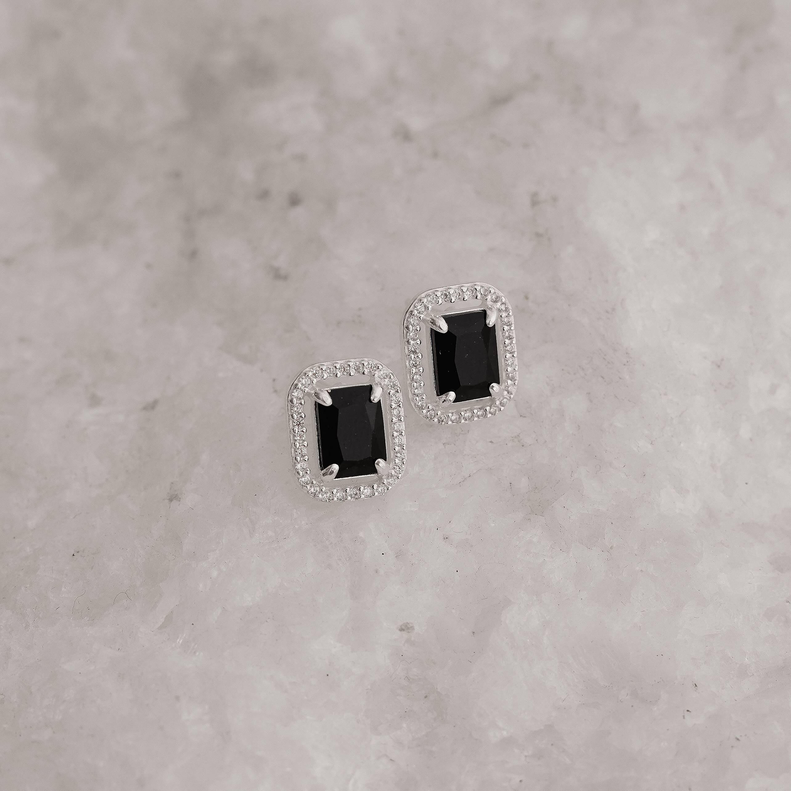 Imagem Secundária Brinco zircônia retangular ônix com cravejado 13mm