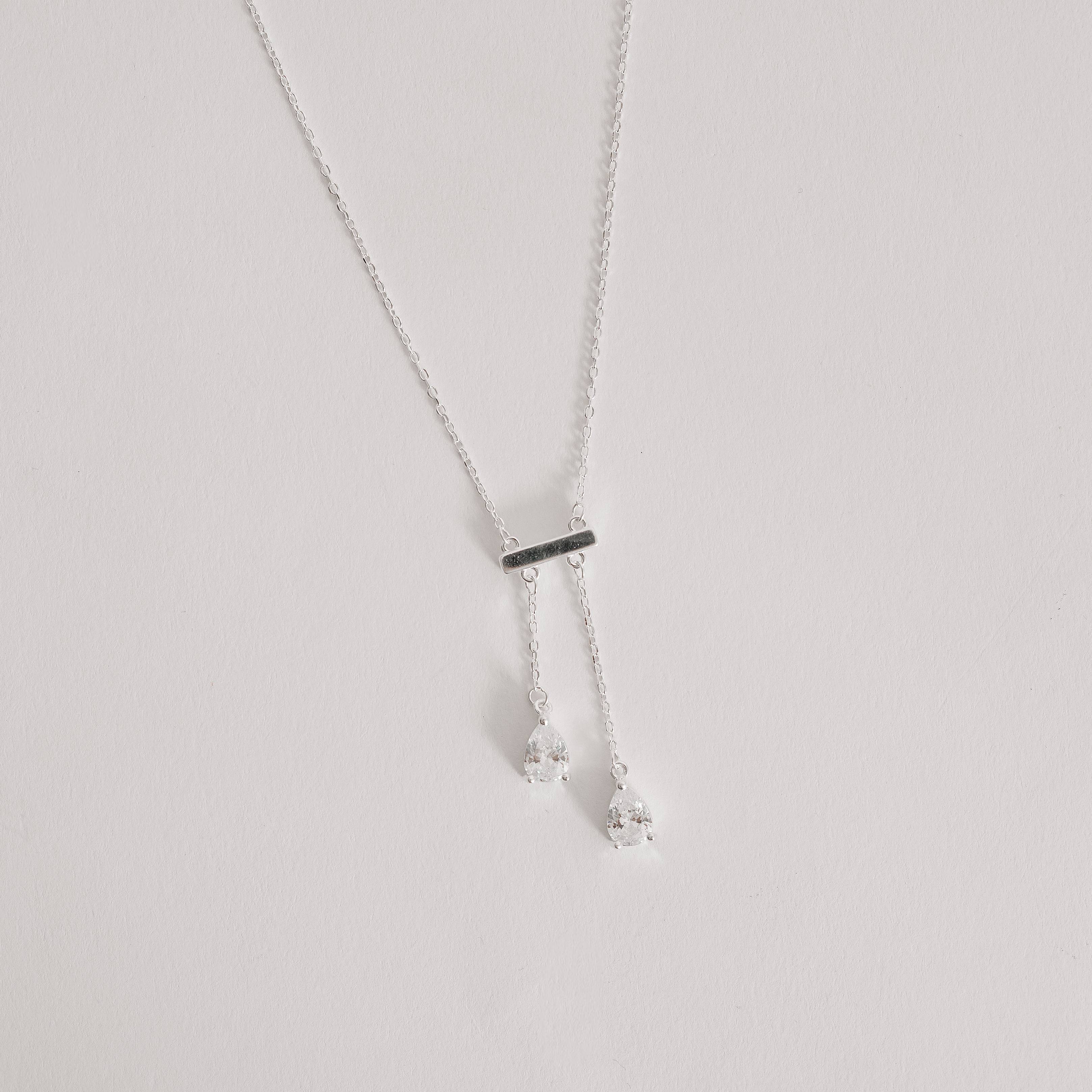 Colar entremeio bastão cravejado com pingentes zircônias gota 7mm 40+5cm