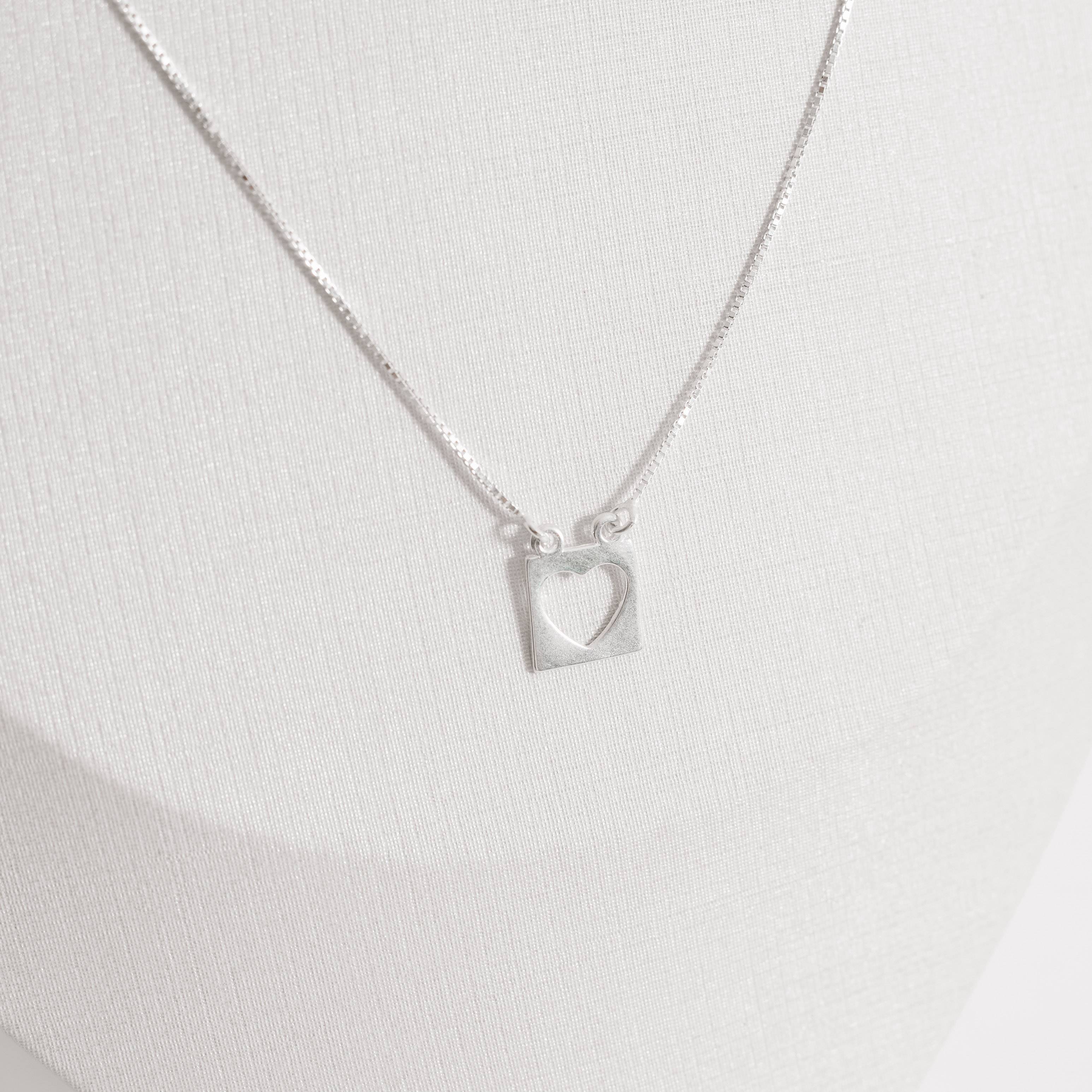 Imagem Secundária Escapulário placas pata e coração vazado v15 60cm