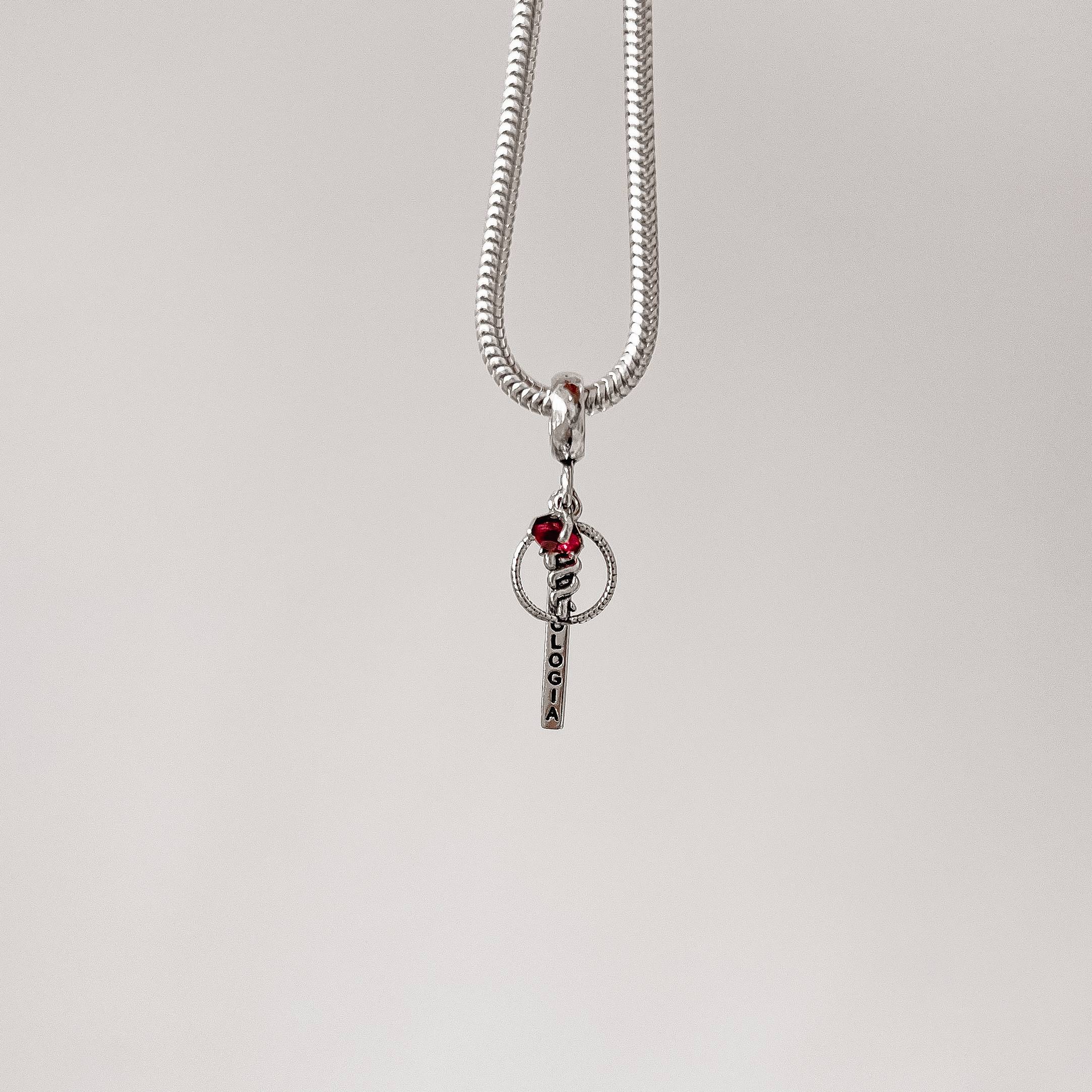 Imagem Secundária Berloque pingente placa Odontologia com símbolo e zircônia cereja envelhecido