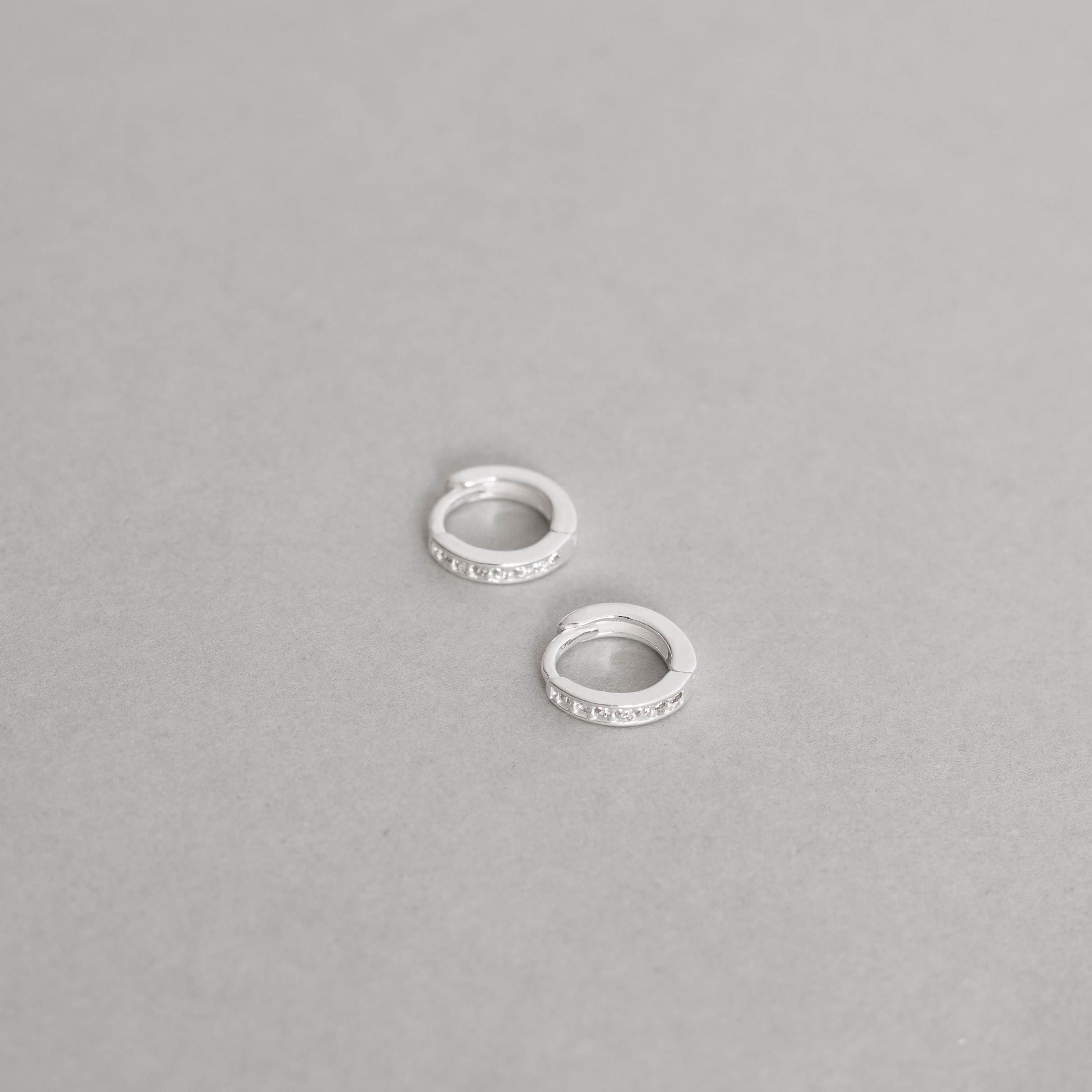 Imagem Argola click 9mm cravejada fio quadrado