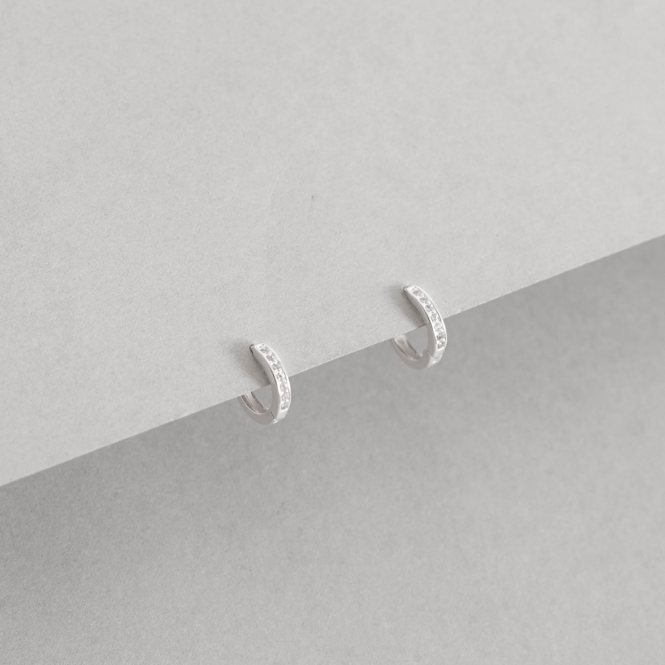 Imagem Secundária Argola click 9mm cravejada fio quadrado