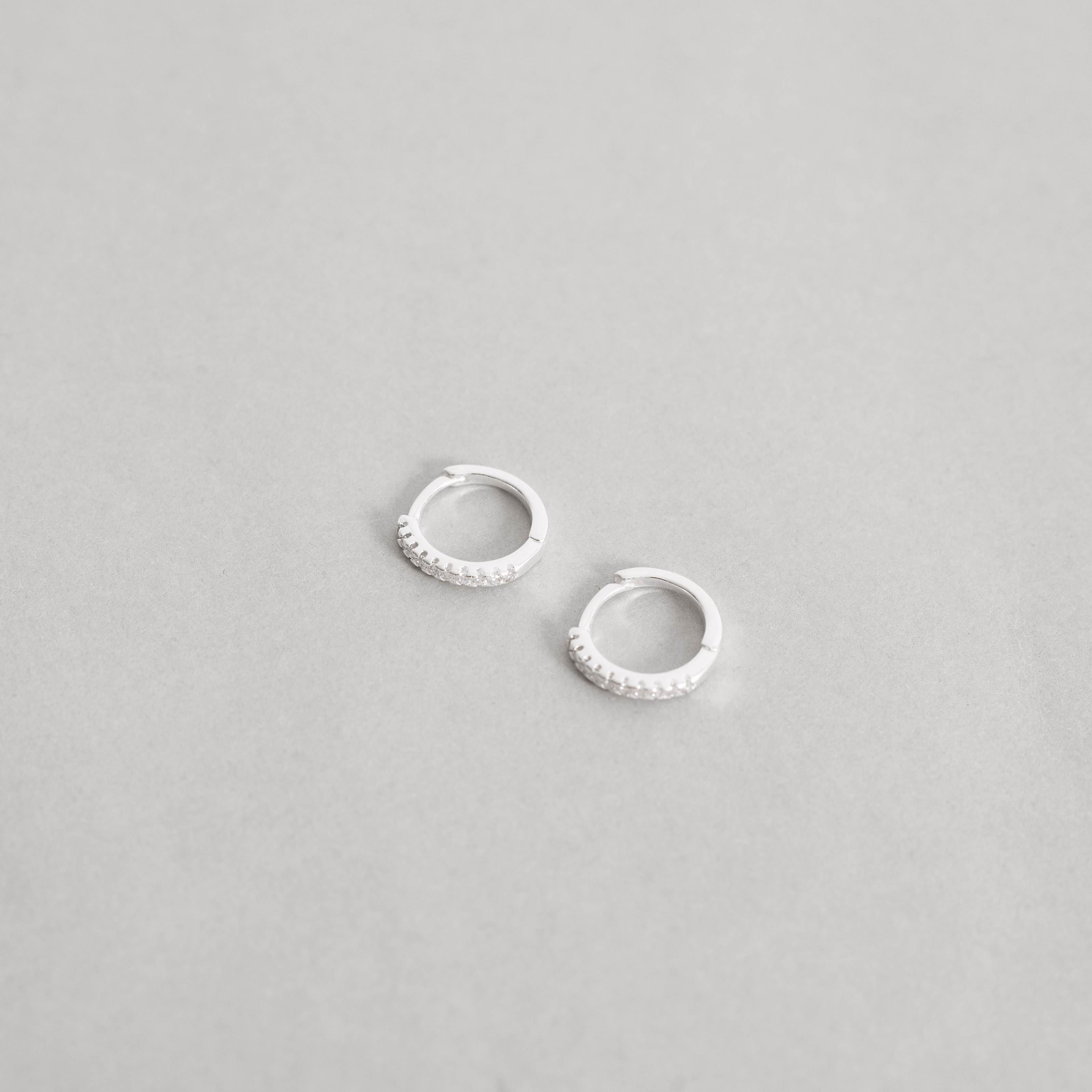 Imagem Secundária Argola redonda click 12mm cravejada cristal