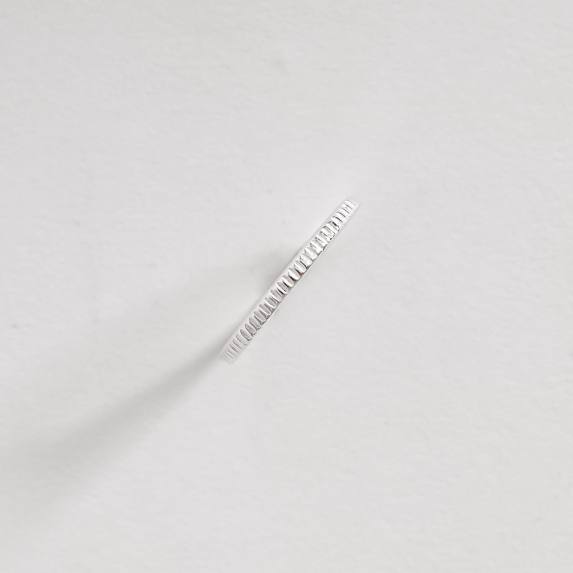 Imagem Secundária Anel aliança fina riscada