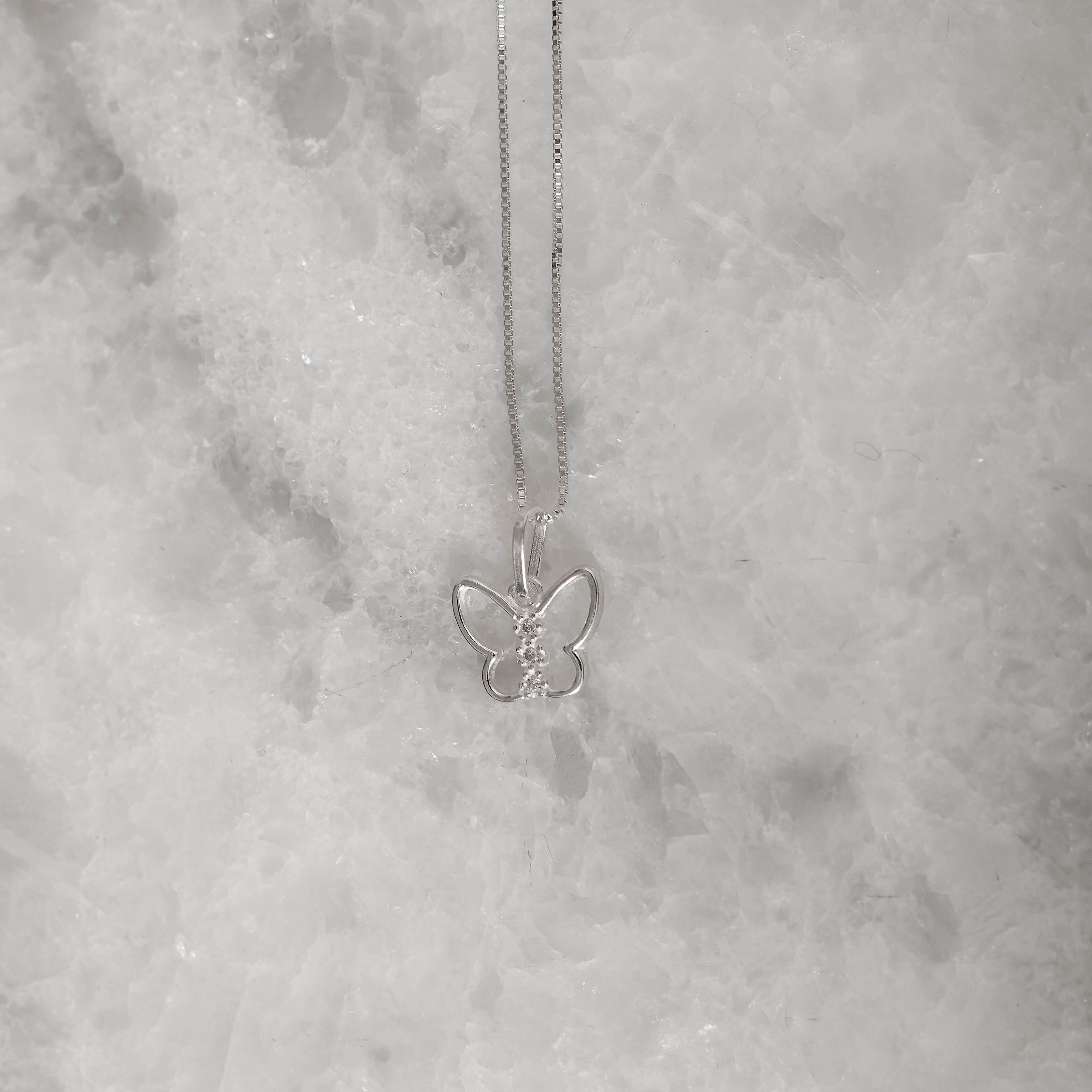 Imagem Colar pingente borboleta com zircônia 11mm 45cm