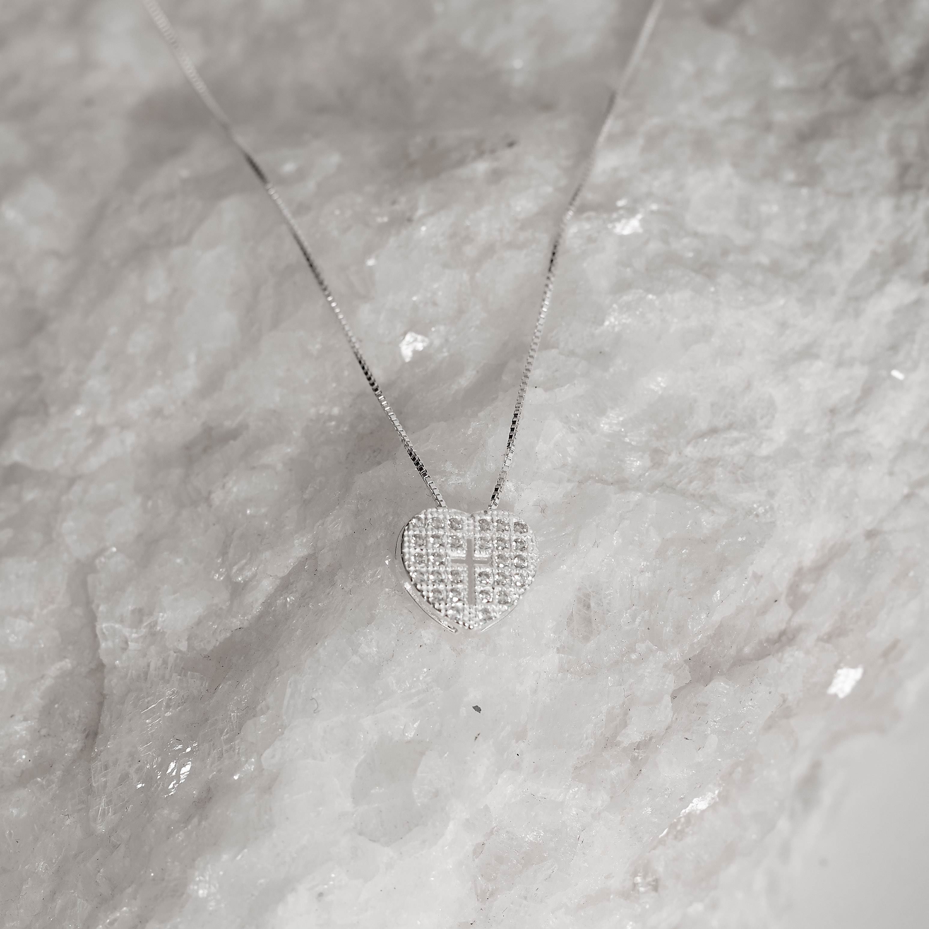 Imagem Secundária Colar coração cravejado com cruz 12mm 45cm