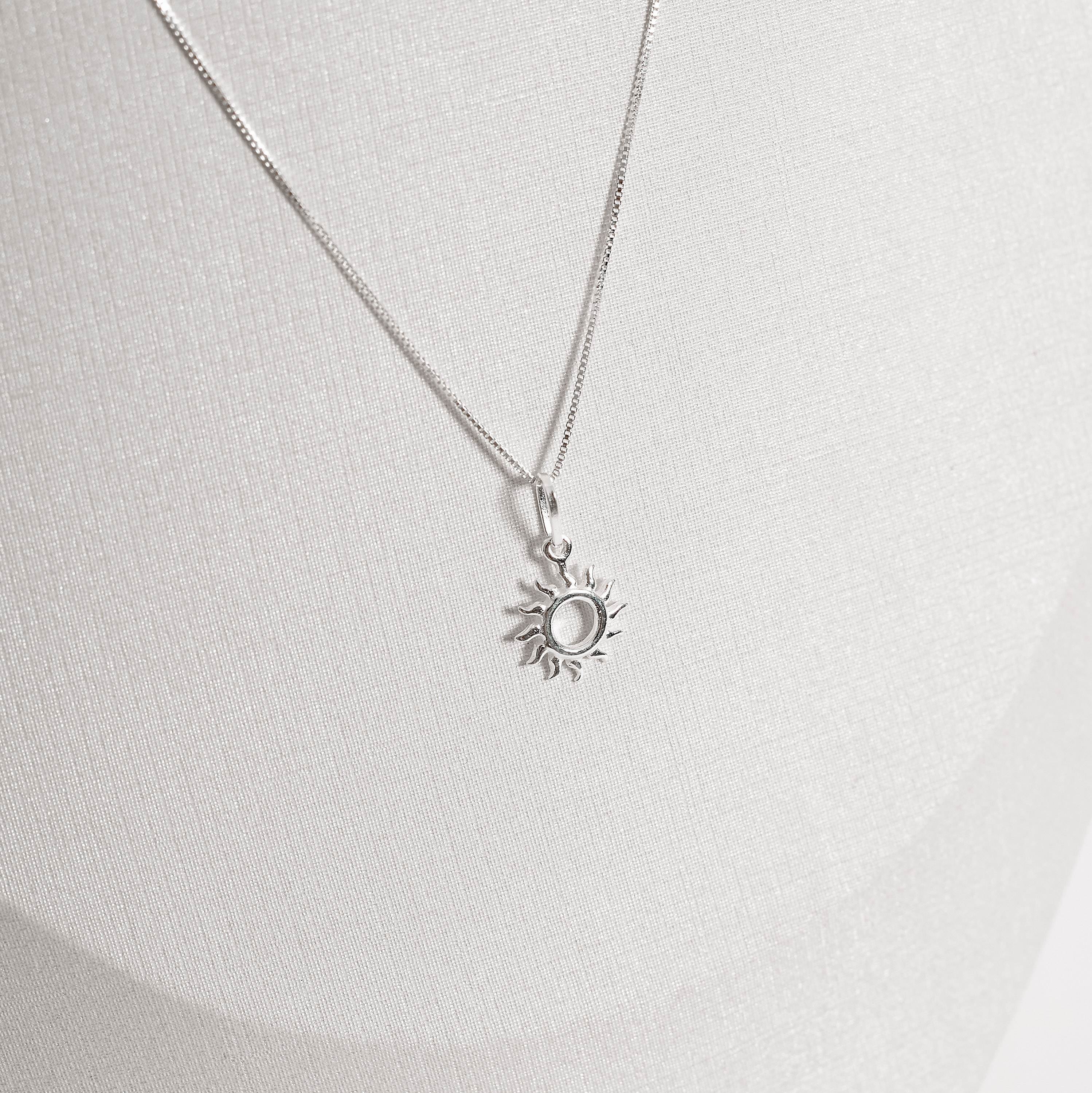 Imagem Secundária Colar pingente sol vazado 12mm 45cm