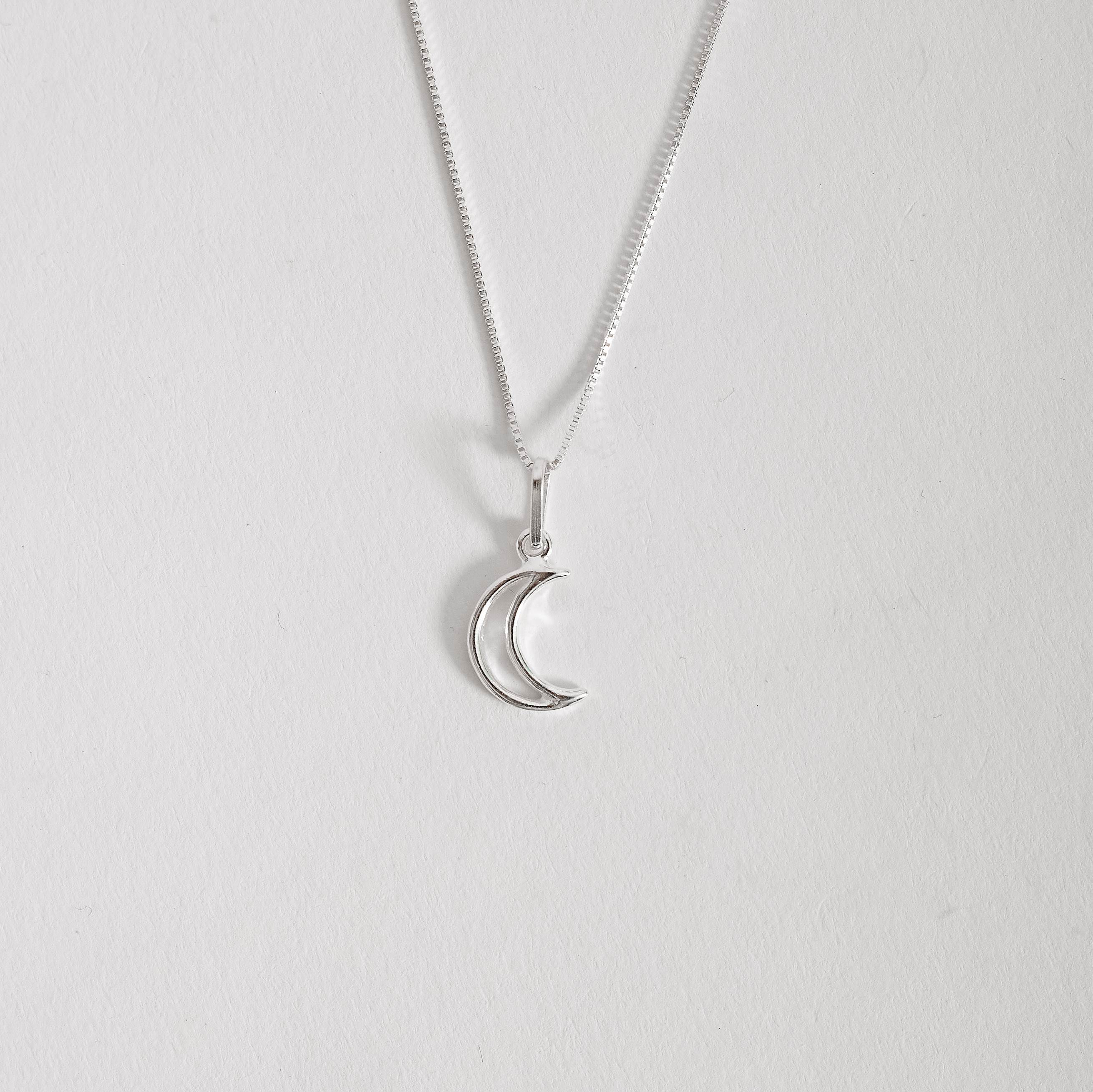 Imagem Colar pingente lua vazada 11mm 40cm