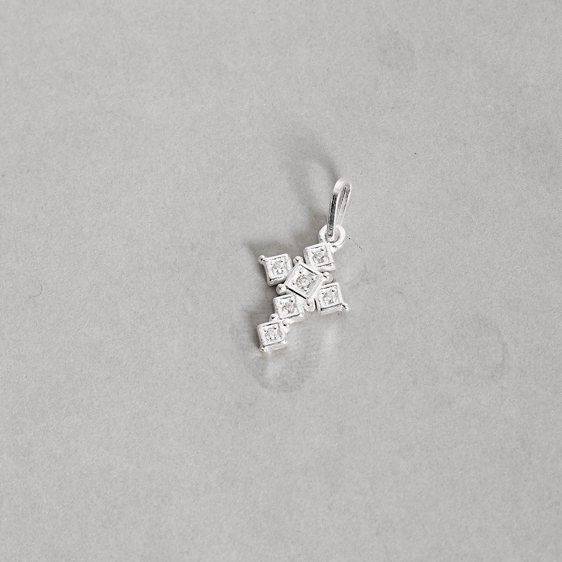 Imagem Pingente cruz losangos cravejados 15mm