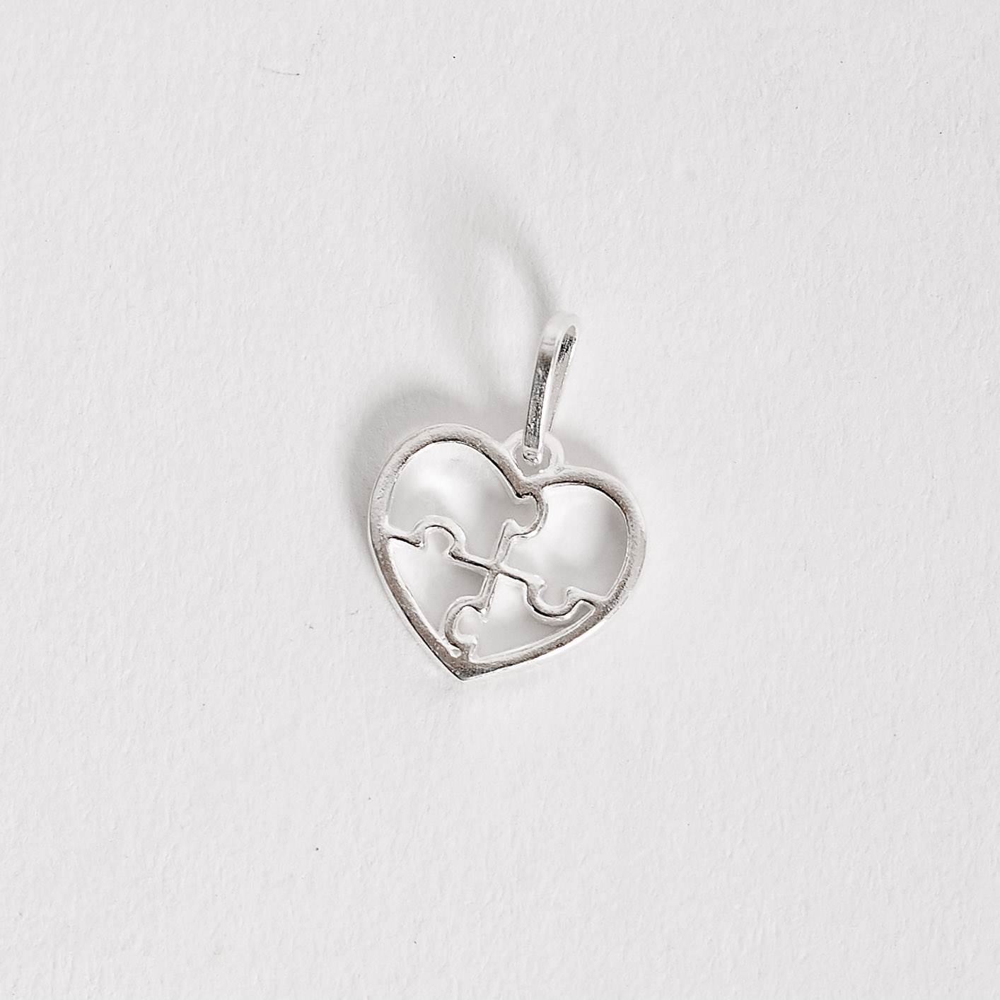 Imagem Secundária Pingente coração símbolo autismo 13mm