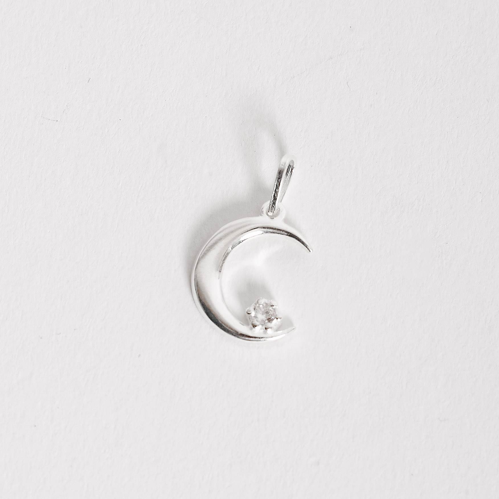 Imagem Secundária Pingente lua com detalhe zircônia 14mm