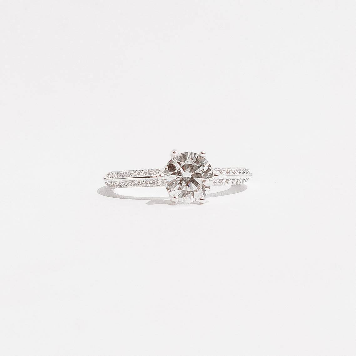 Anel solitário moissanite 7mm com duplo cravejado