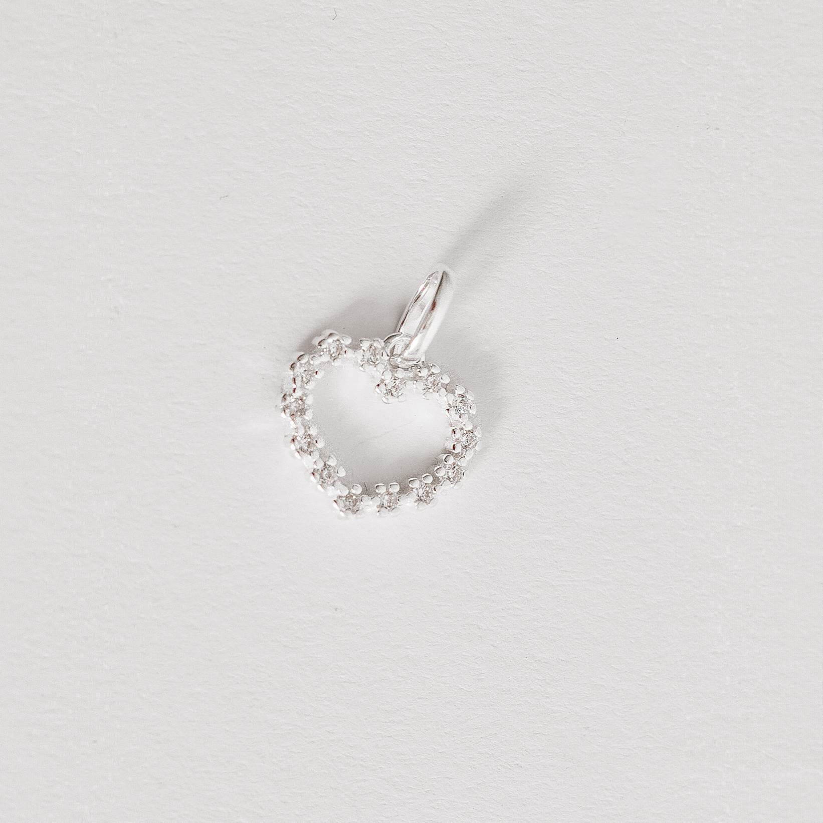 Imagem Pingente coração vazado cravejado 12mm