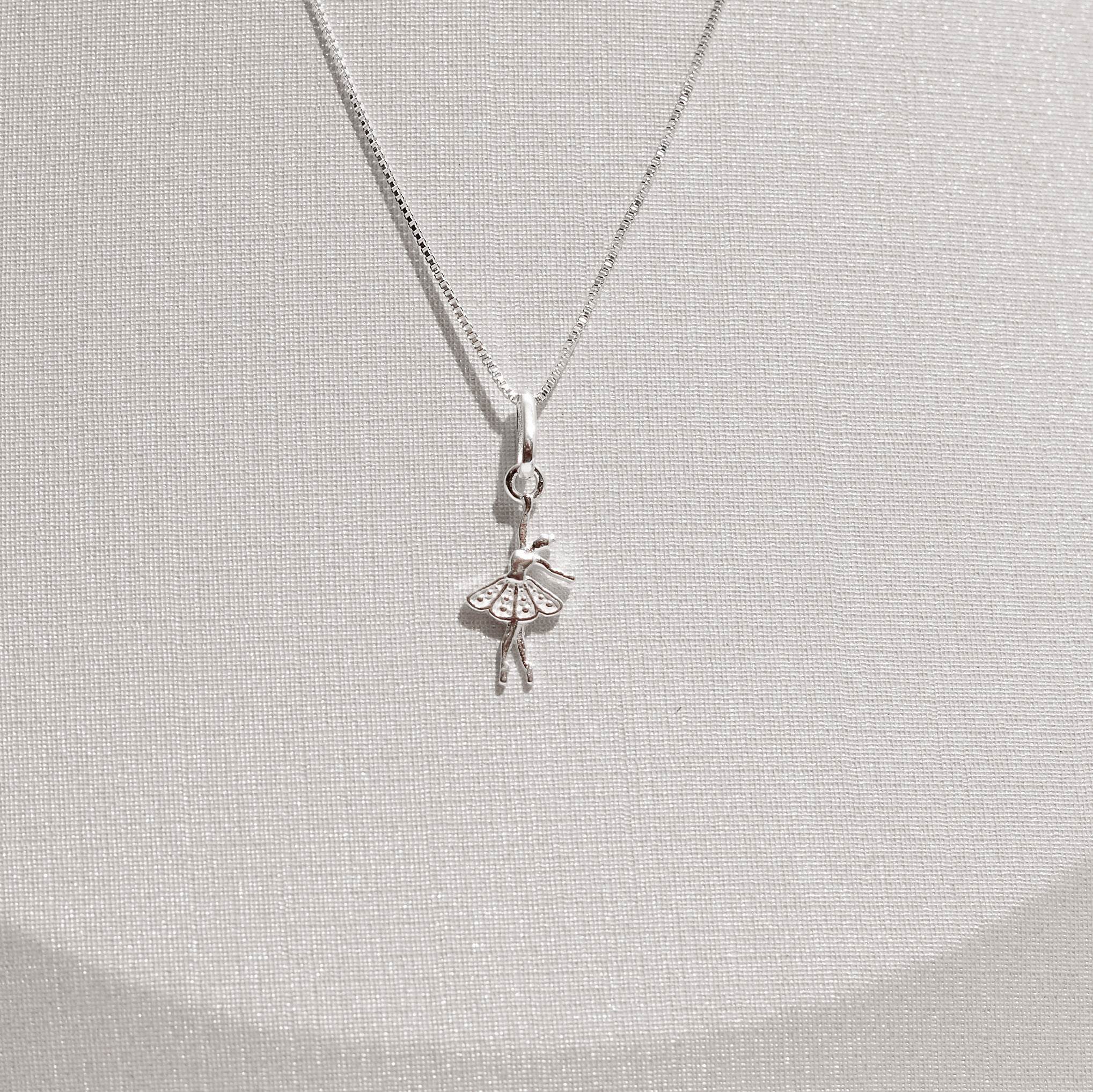 Imagem Colar pingente bailarina 14mm 45cm