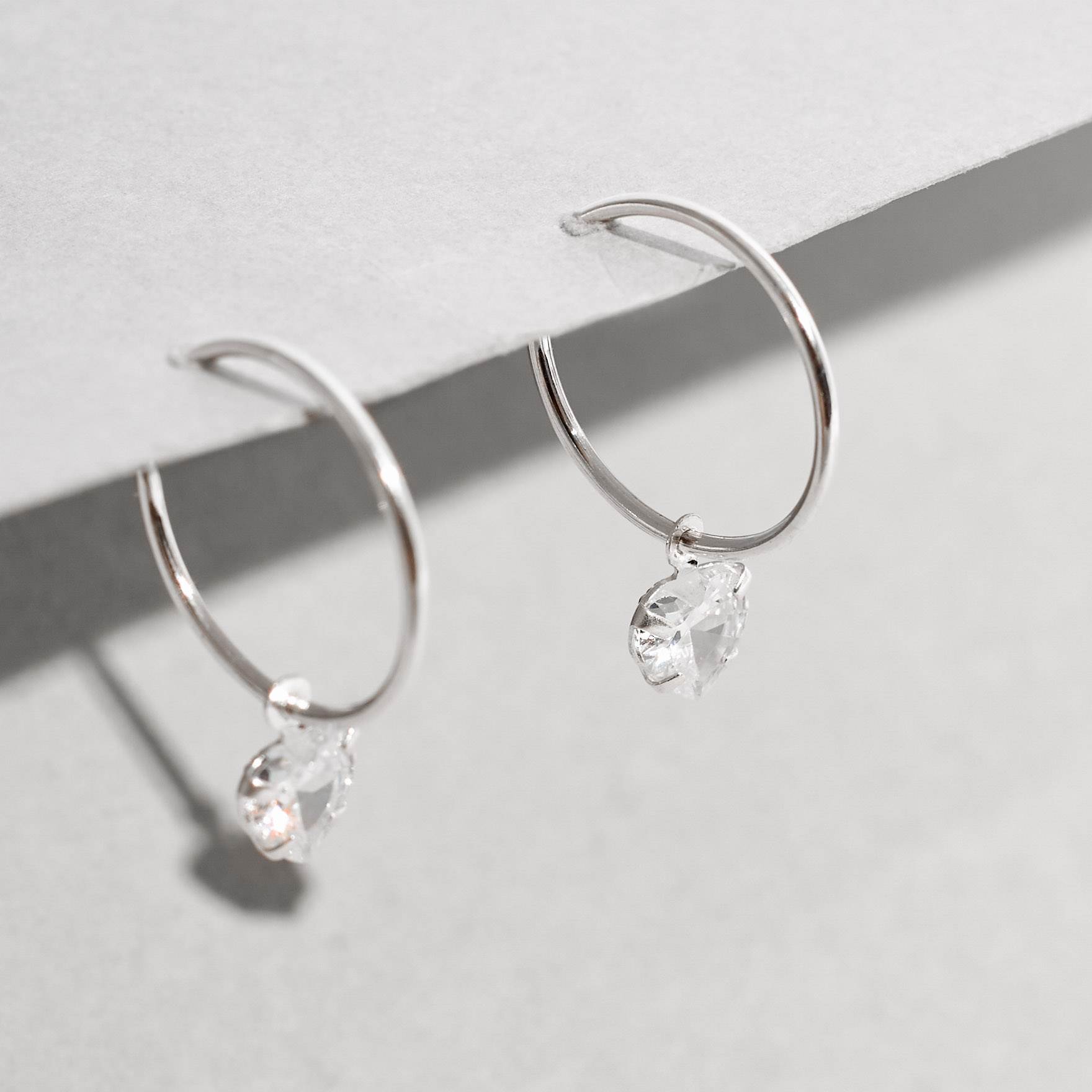 Imagem Argola 18mm pingente zircônia coração