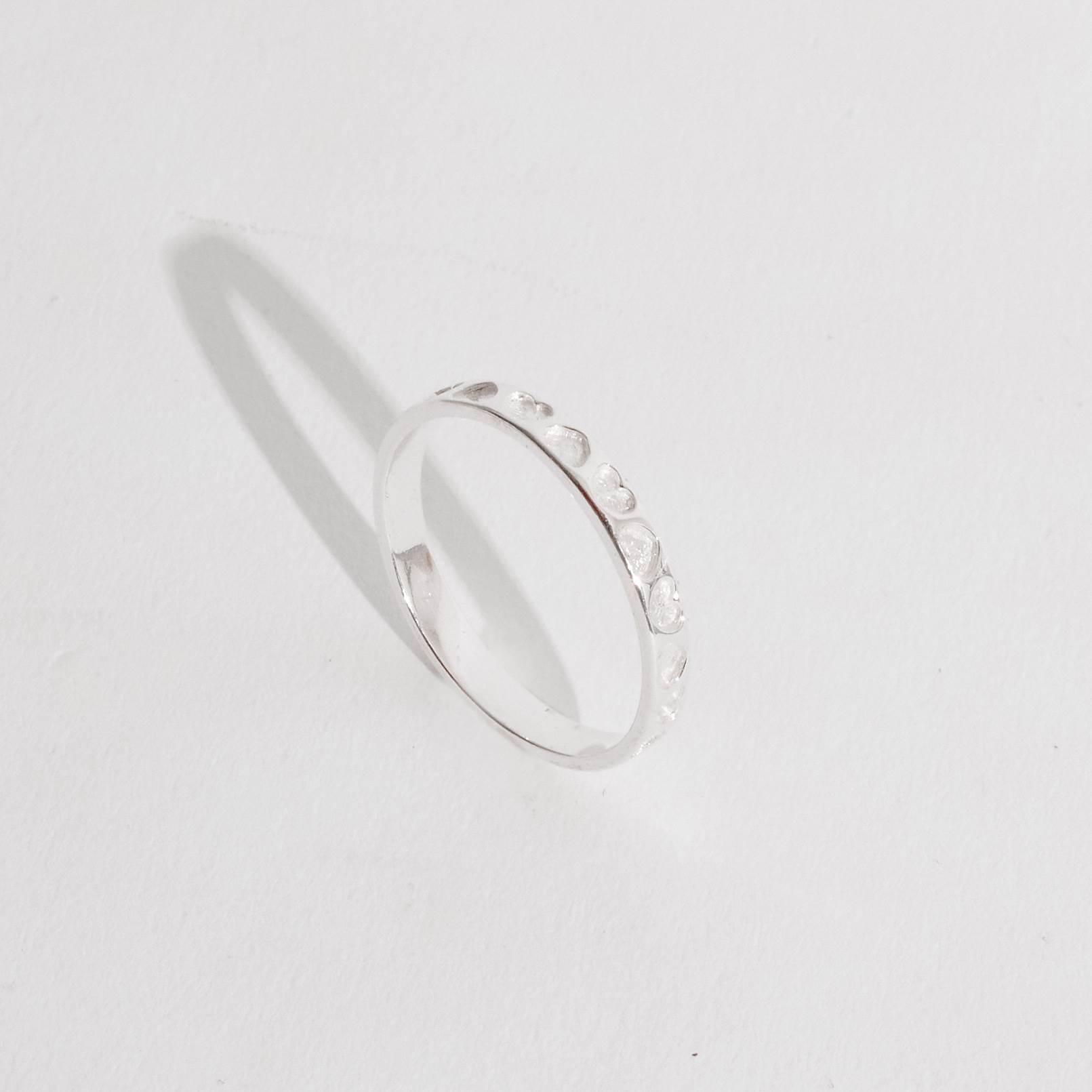 Imagem Anel aliança com corações