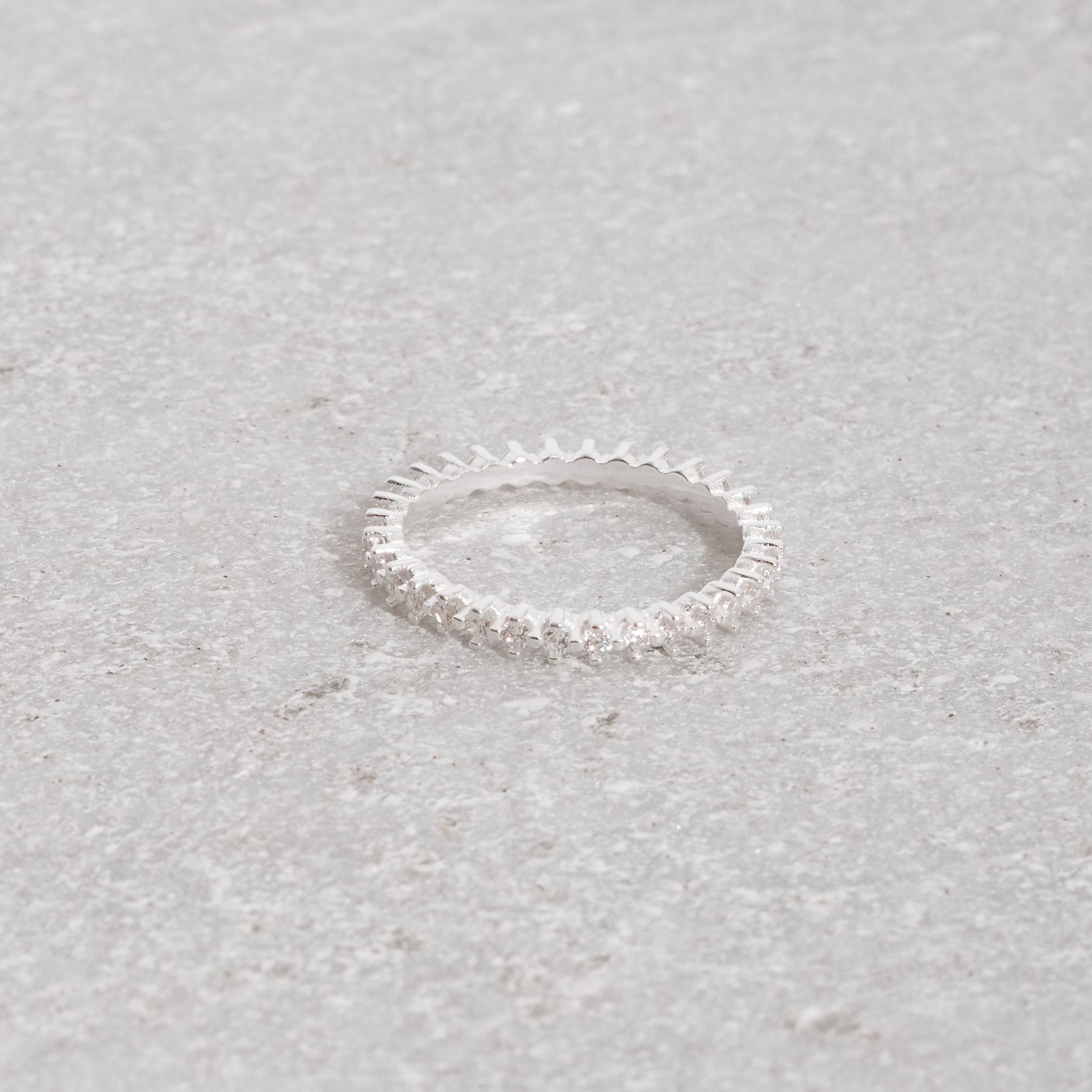 Imagem Anel aliança toda cravejada 2mm